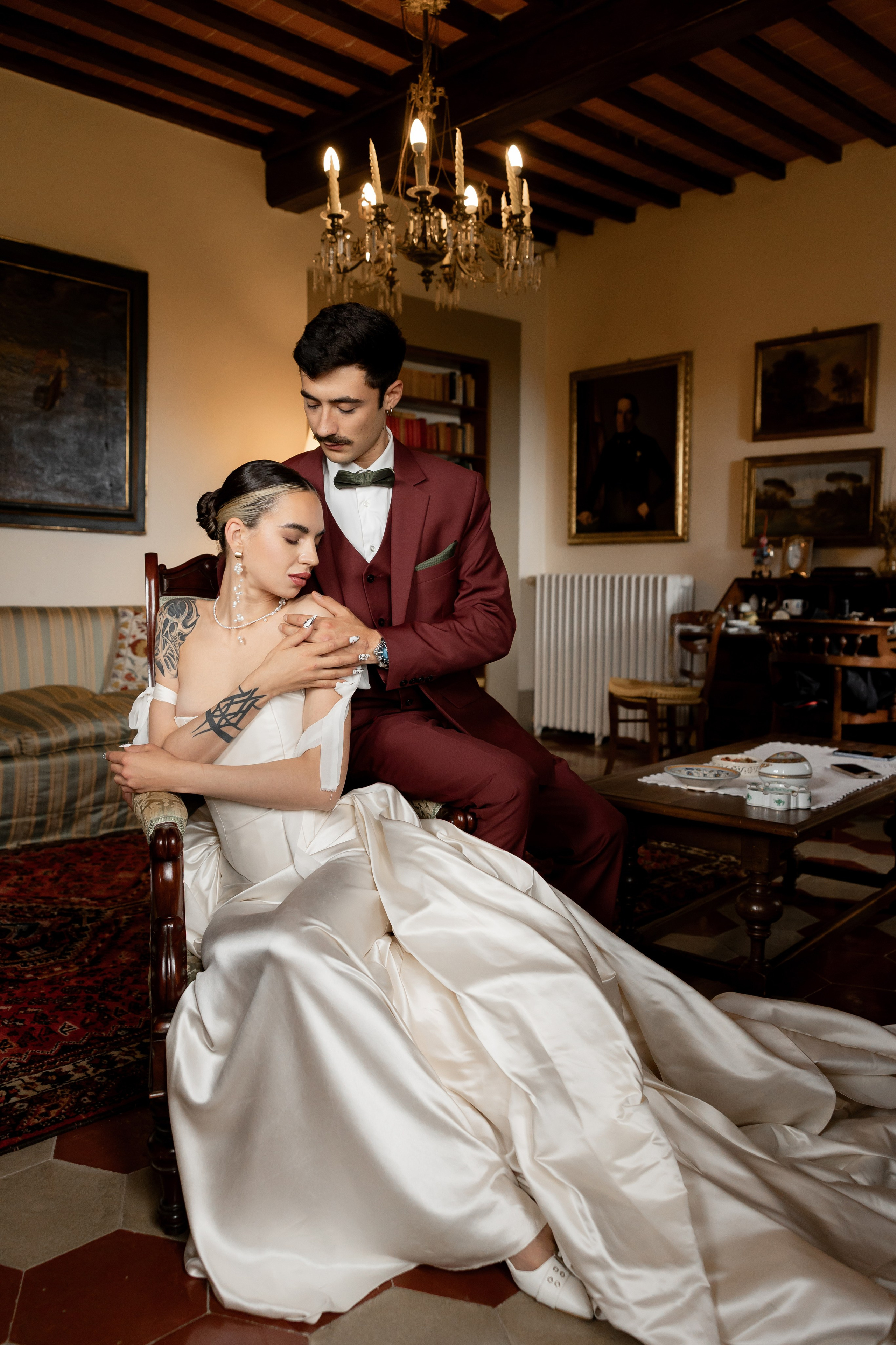 Intimate wedding moments of a stylish couple during a luxury Tuscany editorial. Wedding Photographer in Ukraine & Europe | Elena Marshall