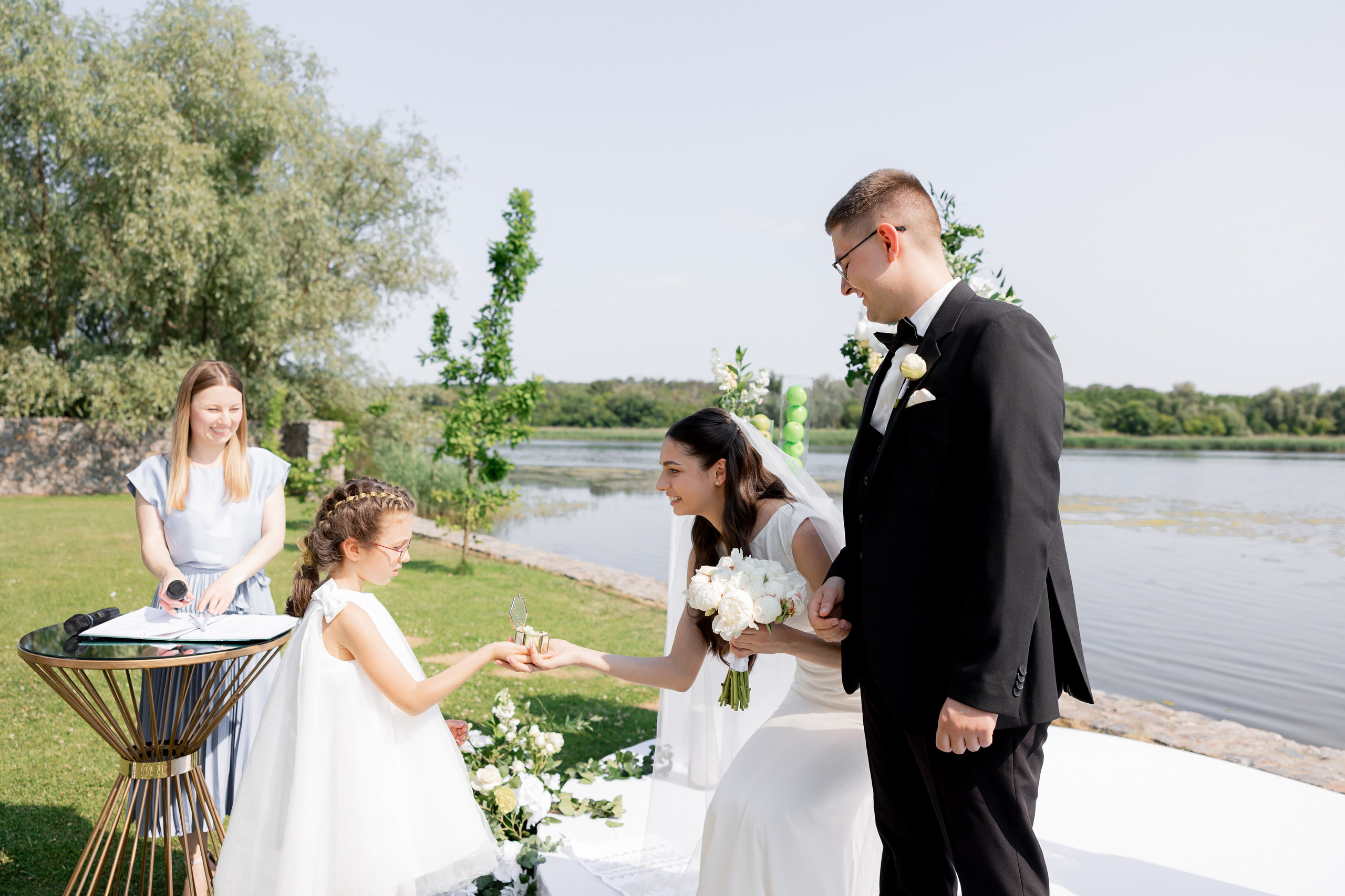 Весільний фотограф Запоріжжя — ранкові збори нареченої • Wedding photographer Kyiv elegant bridal portrait • Фотограф Дніпро. Wedding Photographer in Ukraine & Europe | Elena Marshall