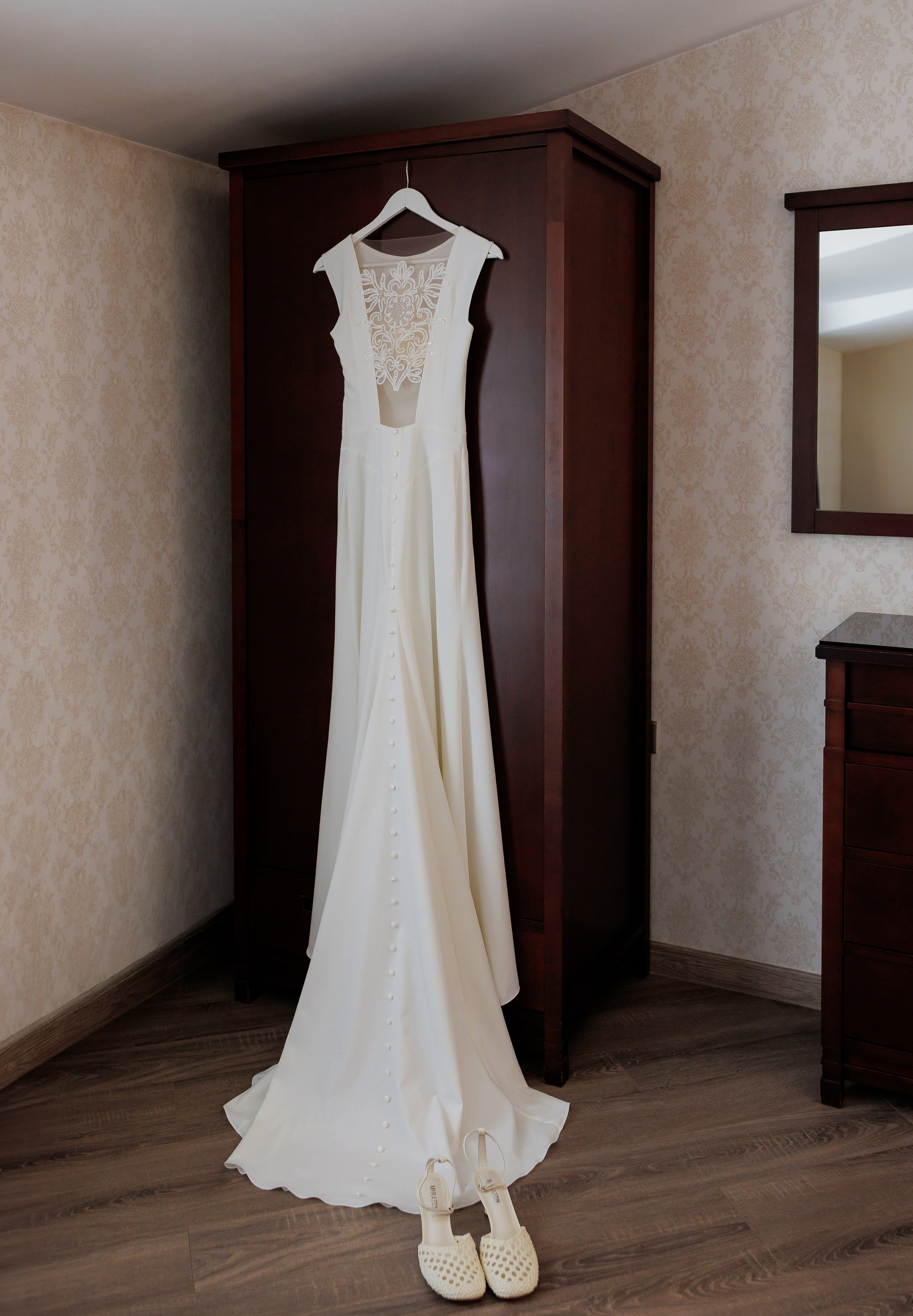 Весільний фотограф Запоріжжя — ранкові збори нареченої • Wedding photographer Kyiv elegant bridal portrait • Фотограф Дніпро. Wedding Photographer in Ukraine & Europe | Elena Marshall