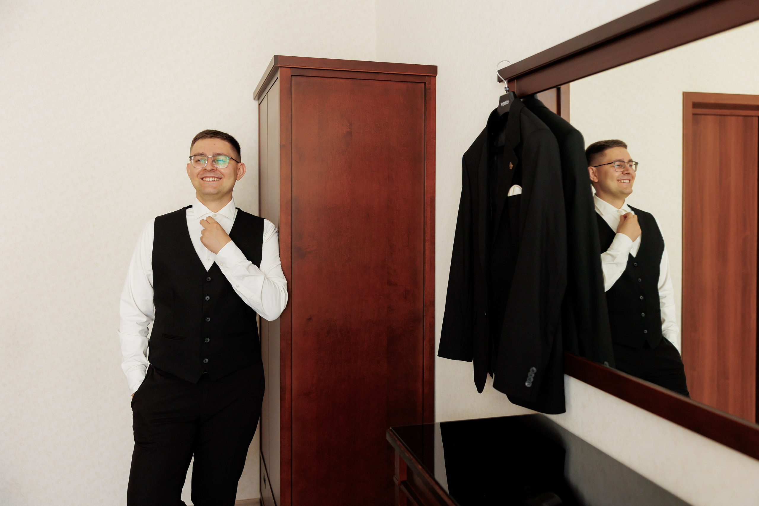 Весільний фотограф Запоріжжя — ранкові збори нареченої • Wedding photographer Kyiv elegant bridal portrait • Фотограф Дніпро. Wedding Photographer in Ukraine & Europe | Elena Marshall