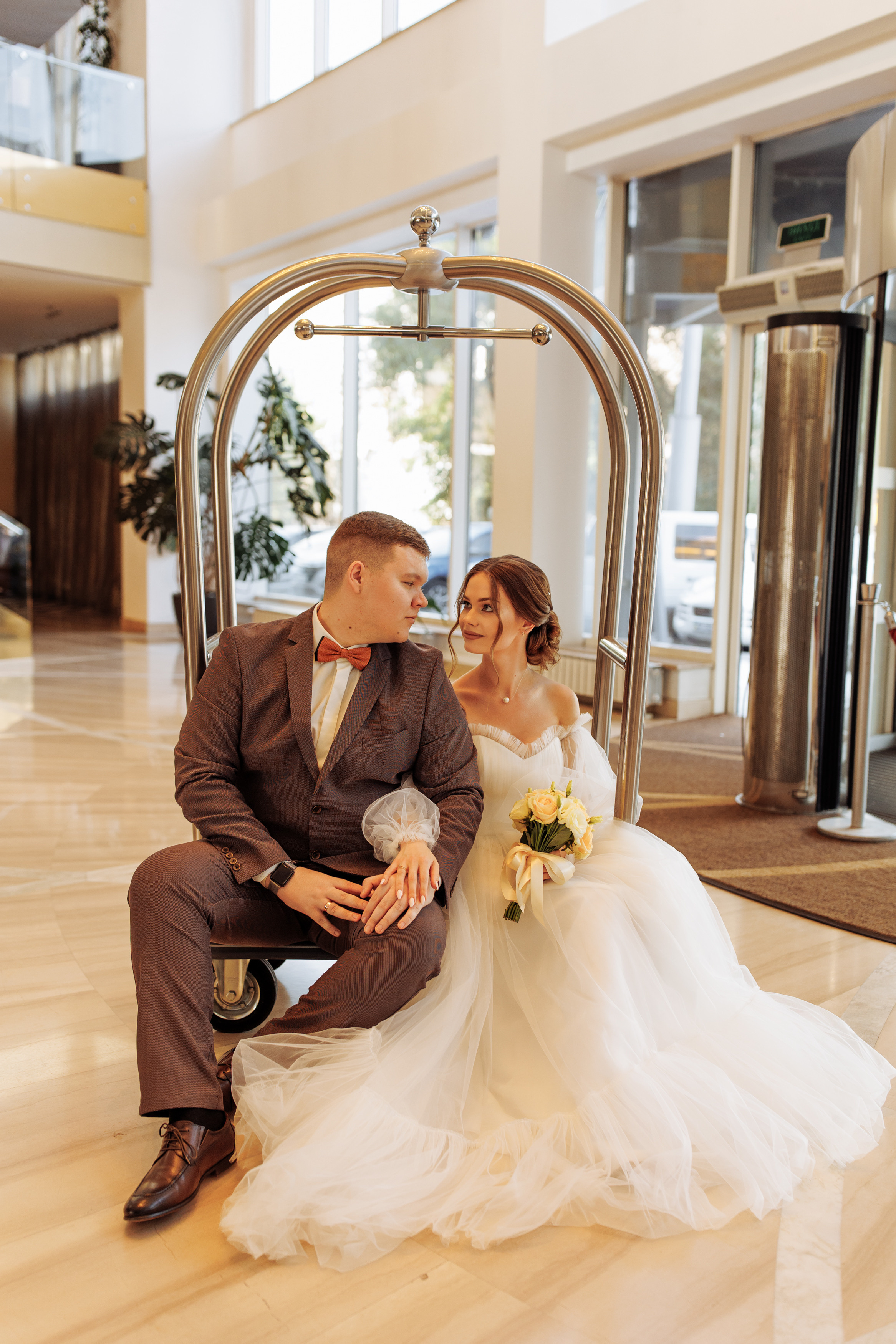 Алина и Артем. Свадебный и портретный фотограф в Запорожье Украина Elena Marshall