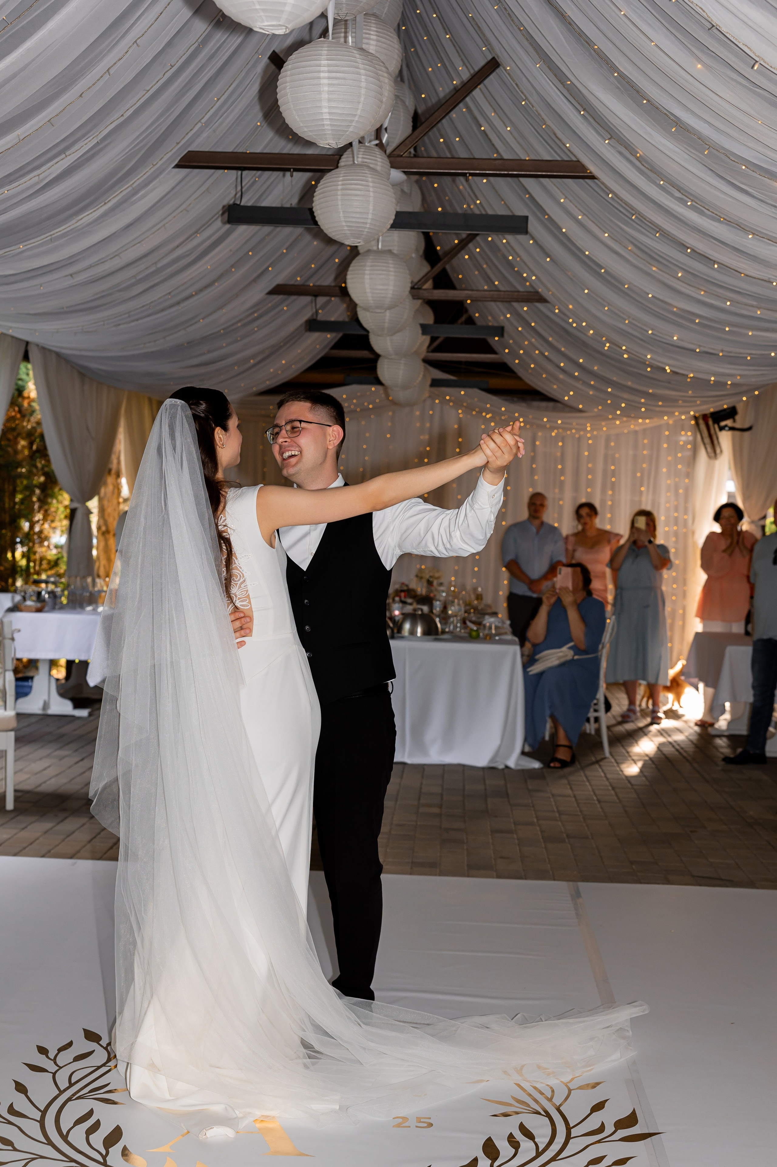 Перший танець молодят