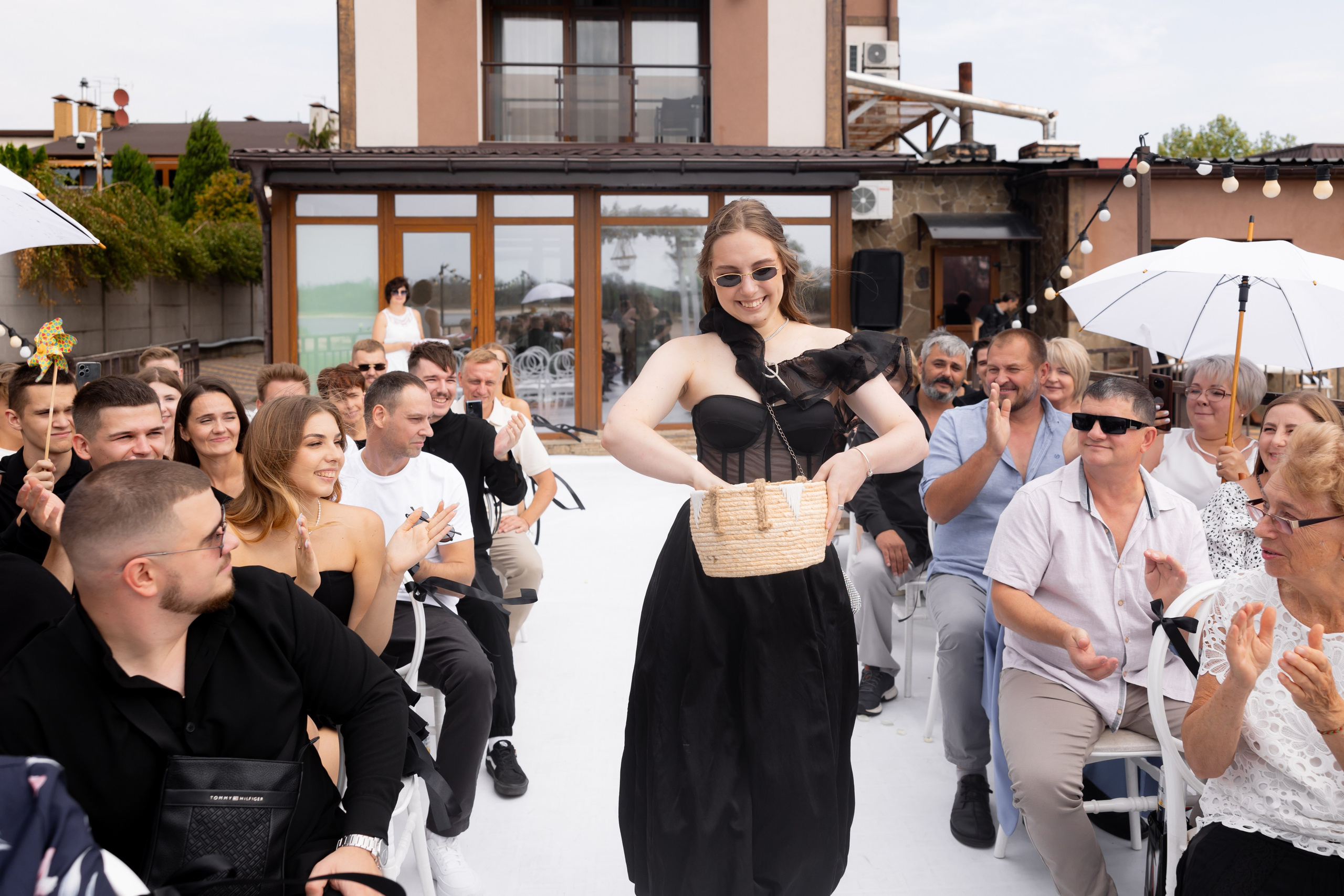 Весільна зйомка, фотосессія весілля, весільний фотограф. Свадебный и портретный фотограф в Запорожье Украина Elena Marshall