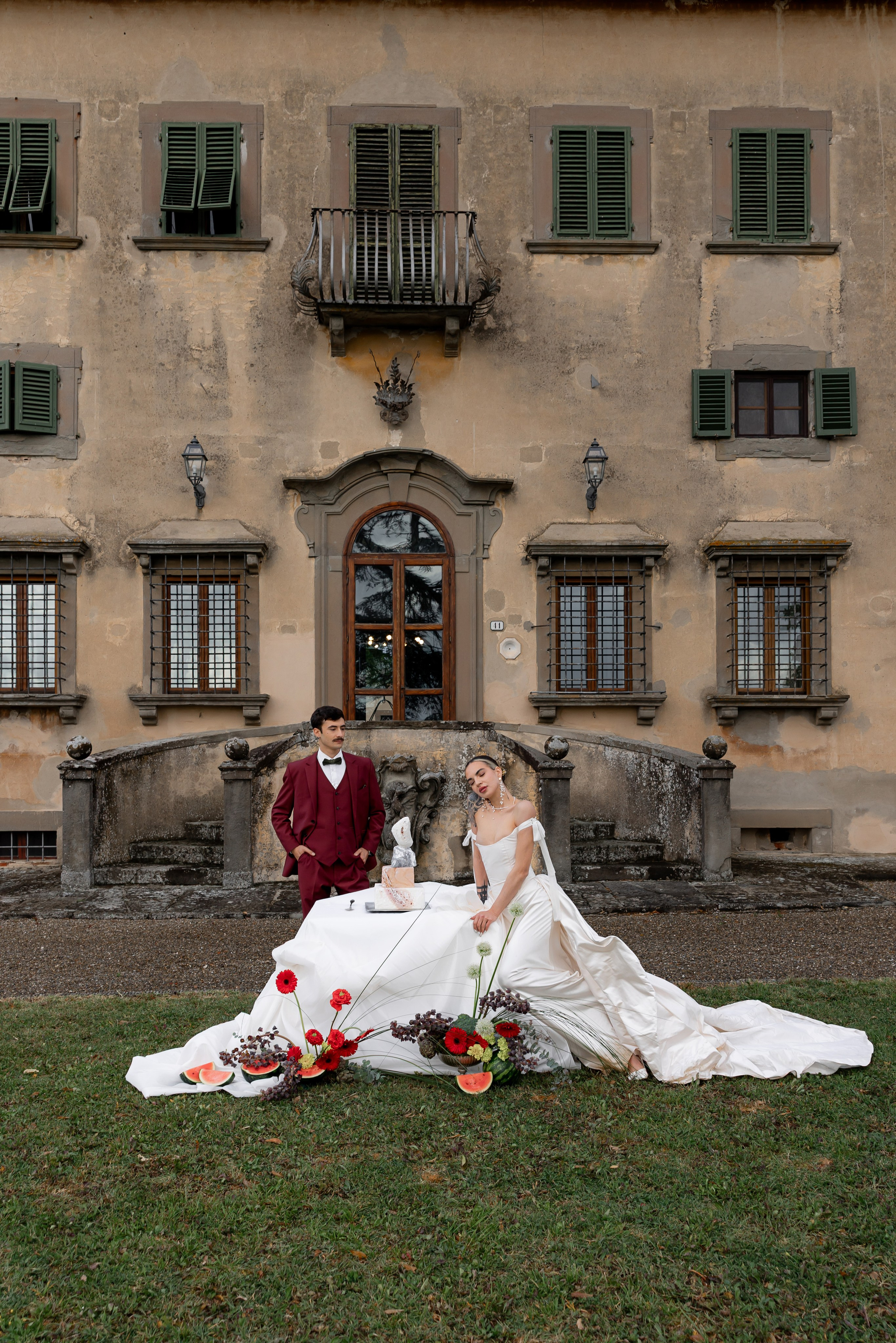 Intimate wedding moments of a stylish couple during a luxury Tuscany editorial. Wedding Photographer in Ukraine & Europe | Elena Marshall