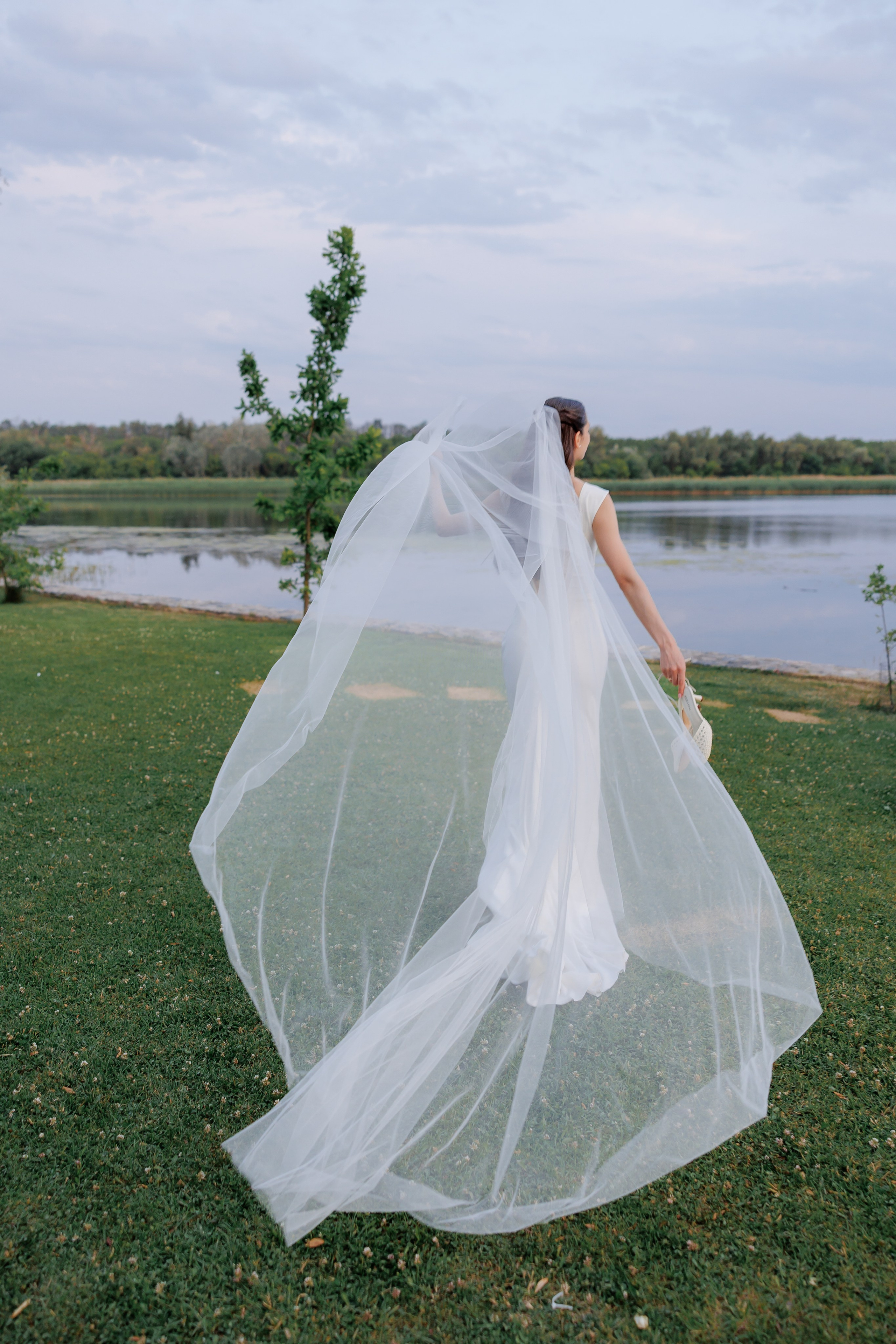 Весільний фотограф Запоріжжя — ранкові збори нареченої • Wedding photographer Kyiv elegant bridal portrait • Фотограф Дніпро. Wedding Photographer in Ukraine & Europe | Elena Marshall