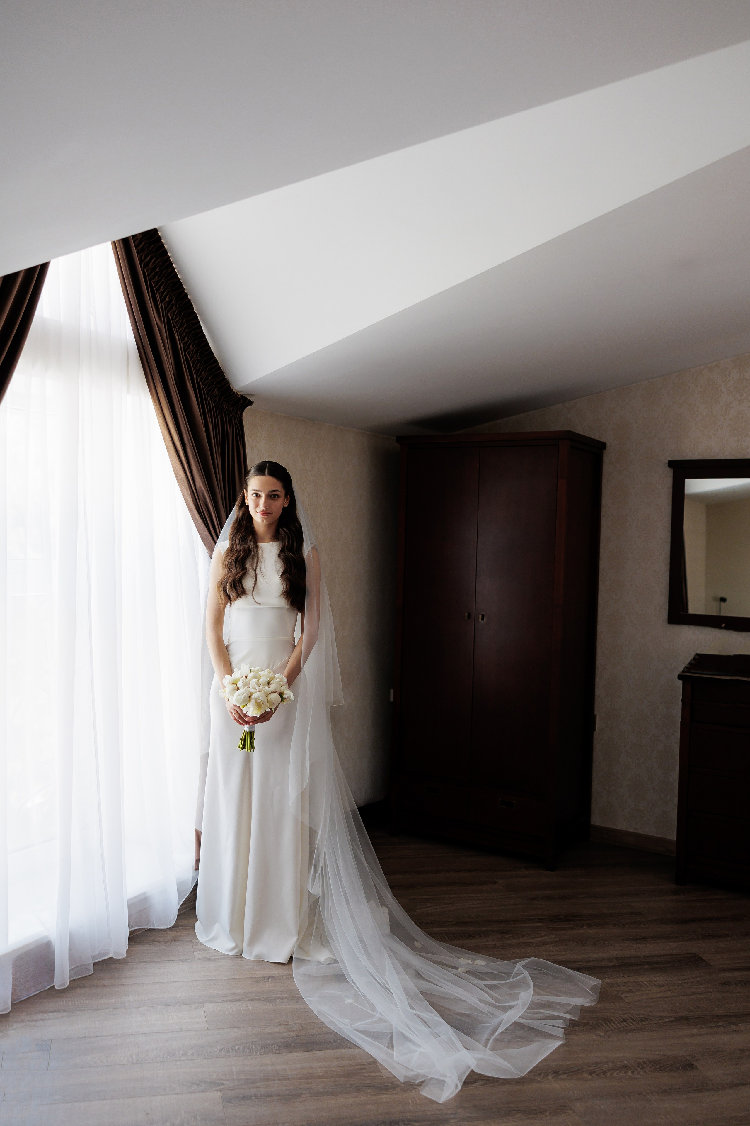 Весільний фотограф Запоріжжя — ранкові збори нареченої • Wedding photographer Kyiv elegant bridal portrait • Фотограф Дніпро. Wedding Photographer in Ukraine & Europe | Elena Marshall