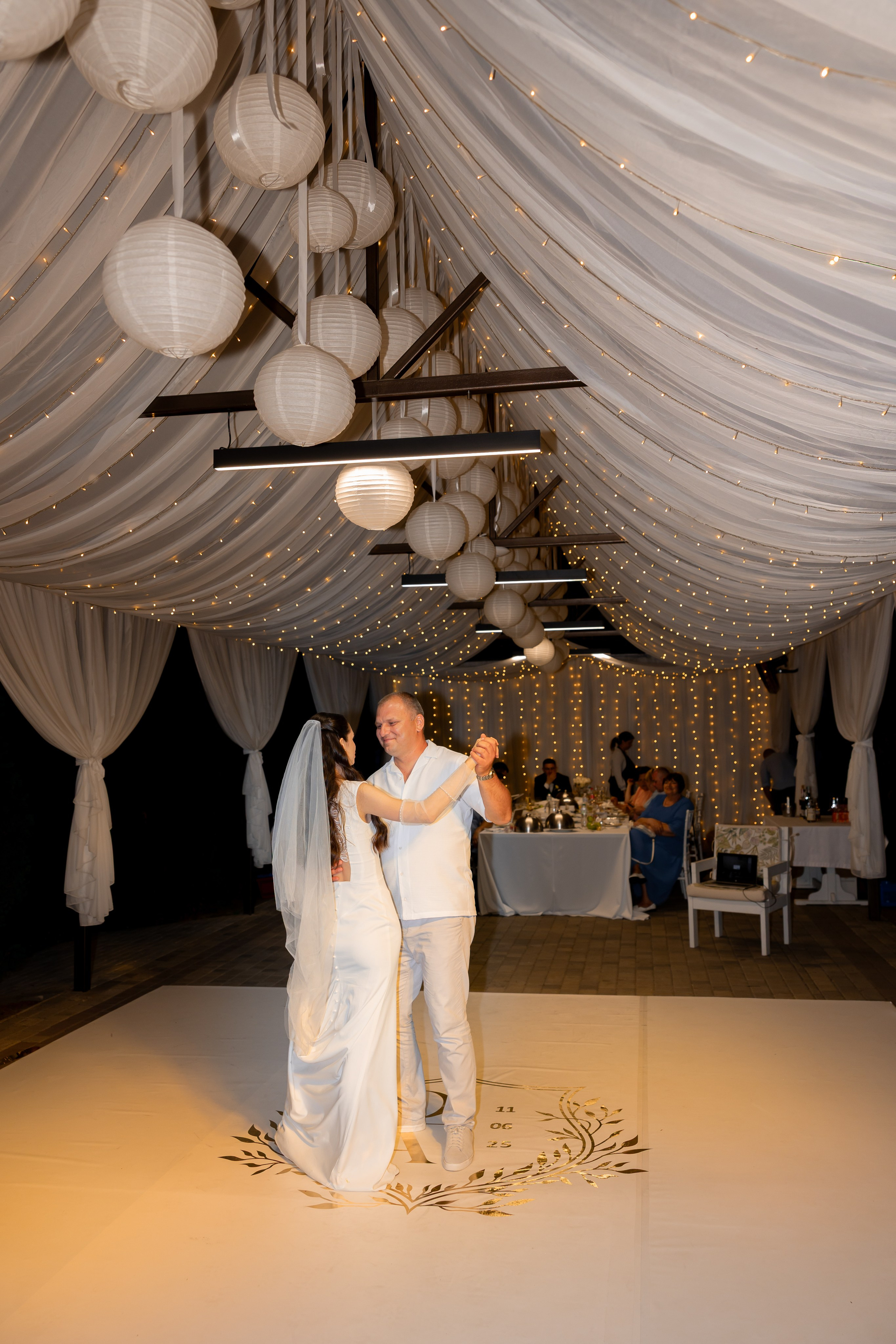 Весільний фотограф Запоріжжя — ранкові збори нареченої • Wedding photographer Kyiv elegant bridal portrait • Фотограф Дніпро. Wedding Photographer in Ukraine & Europe | Elena Marshall