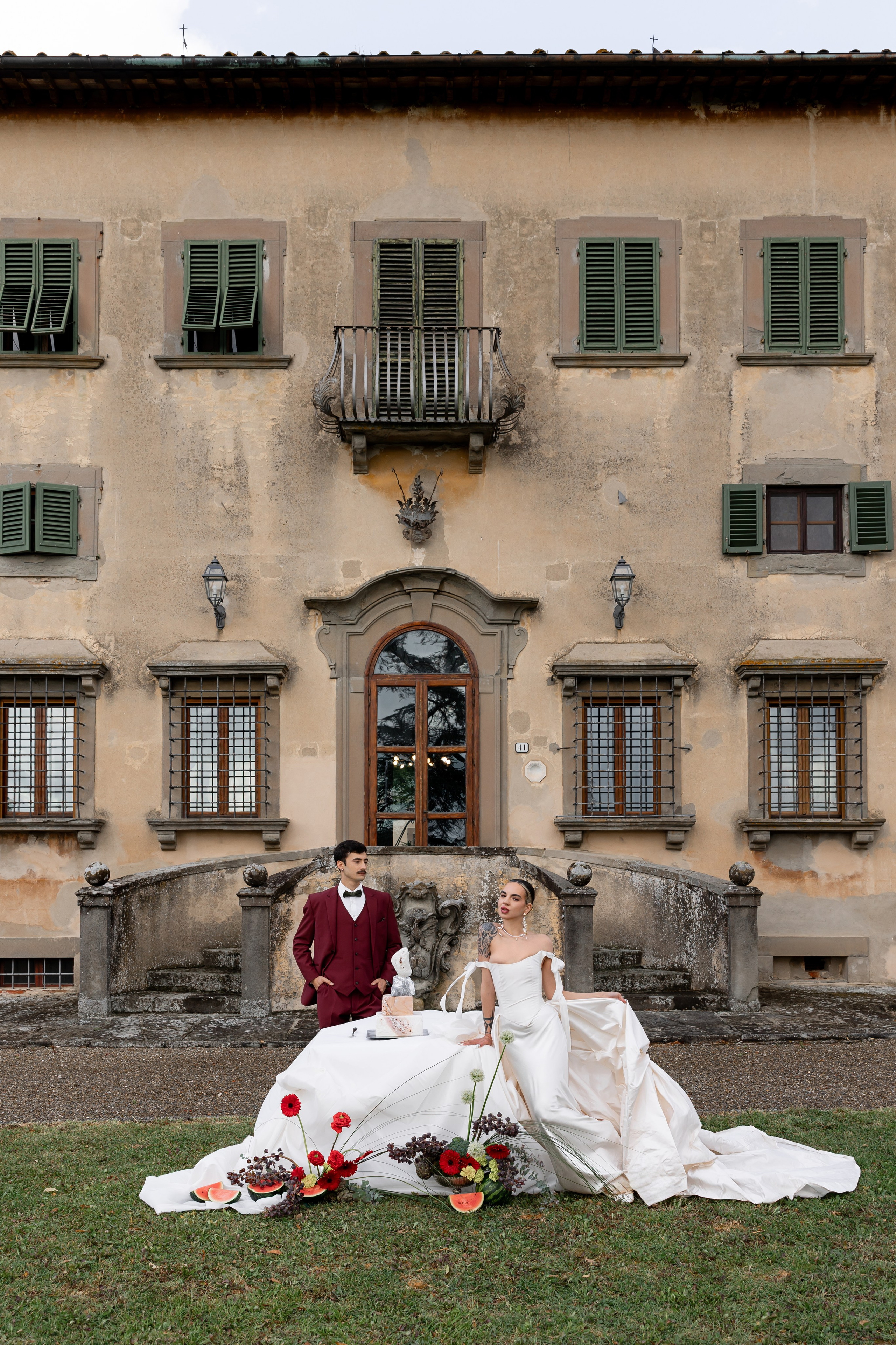 Intimate wedding moments of a stylish couple during a luxury Tuscany editorial. Wedding Photographer in Ukraine & Europe | Elena Marshall