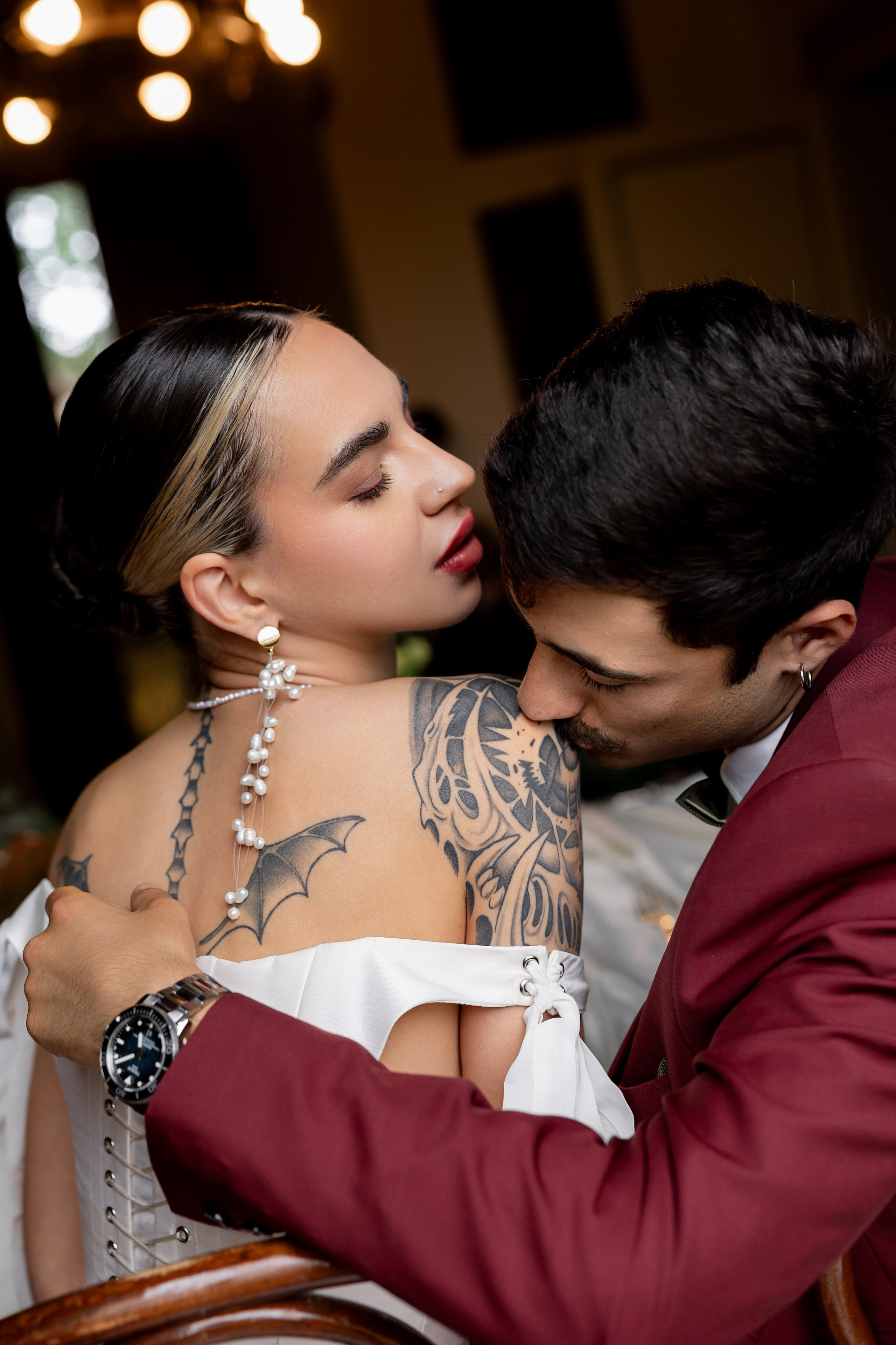 Intimate wedding moments of a stylish couple during a luxury Tuscany editorial. Wedding Photographer in Ukraine & Europe | Elena Marshall