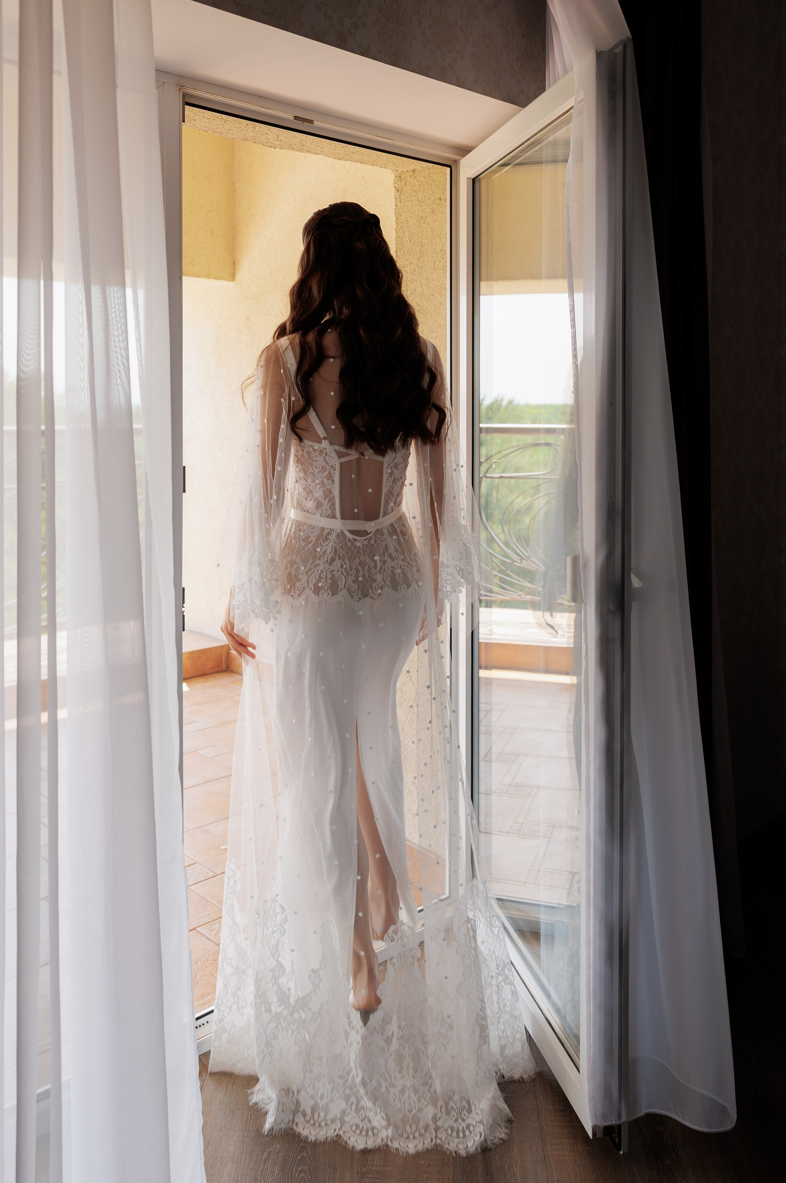 Весільний фотограф Запоріжжя — ранкові збори нареченої • Wedding photographer Kyiv elegant bridal portrait • Фотограф Дніпро. Wedding Photographer in Ukraine & Europe | Elena Marshall