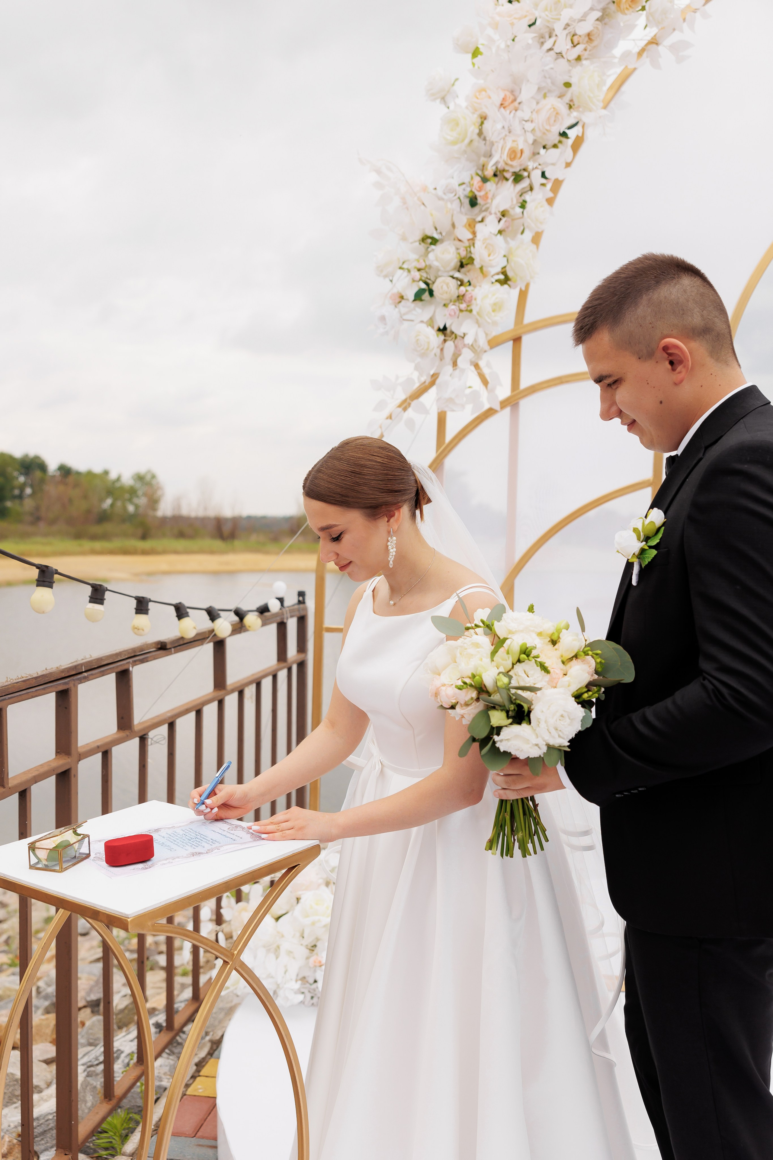 Настя и Олег. Свадебный и портретный фотограф в Запорожье Украина Elena Marshall