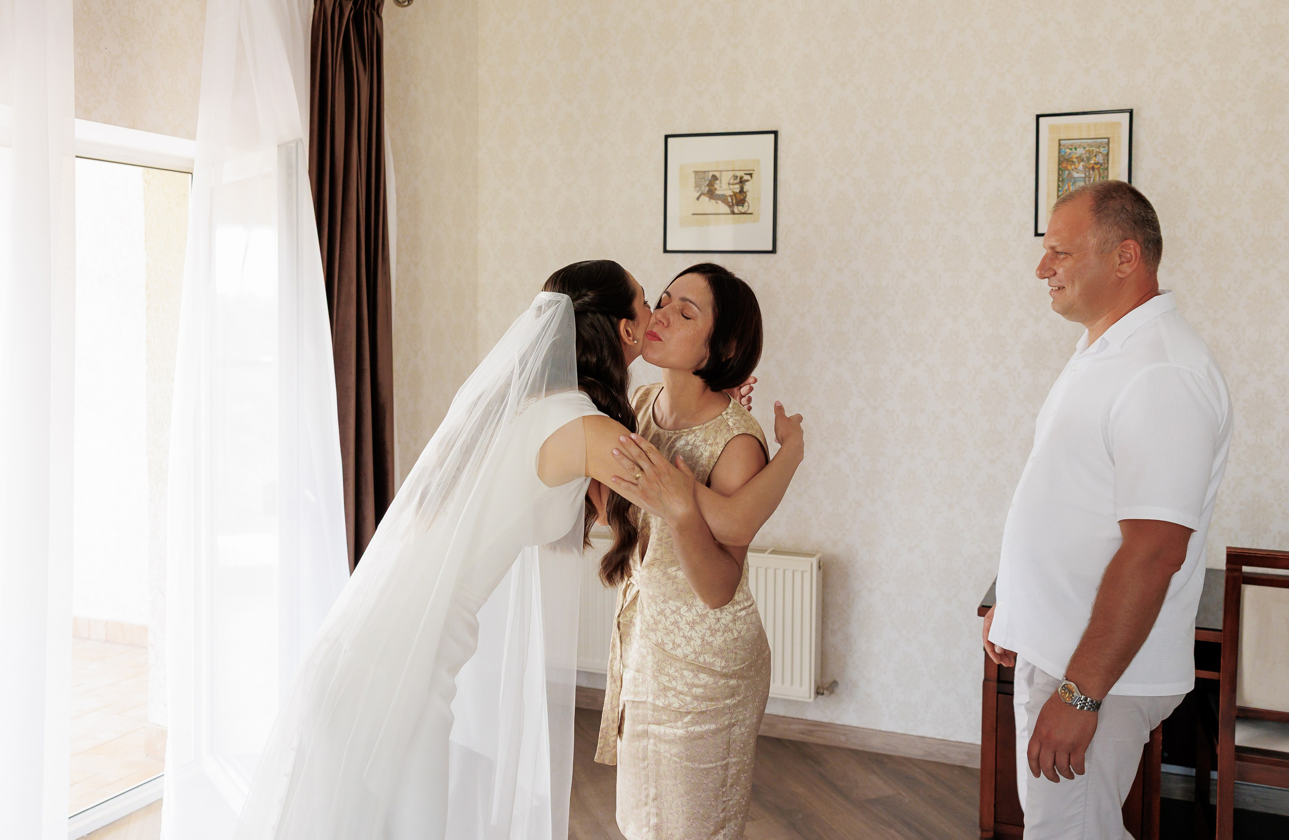 Весільний фотограф Запоріжжя — ранкові збори нареченої • Wedding photographer Kyiv elegant bridal portrait • Фотограф Дніпро. Wedding Photographer in Ukraine & Europe | Elena Marshall