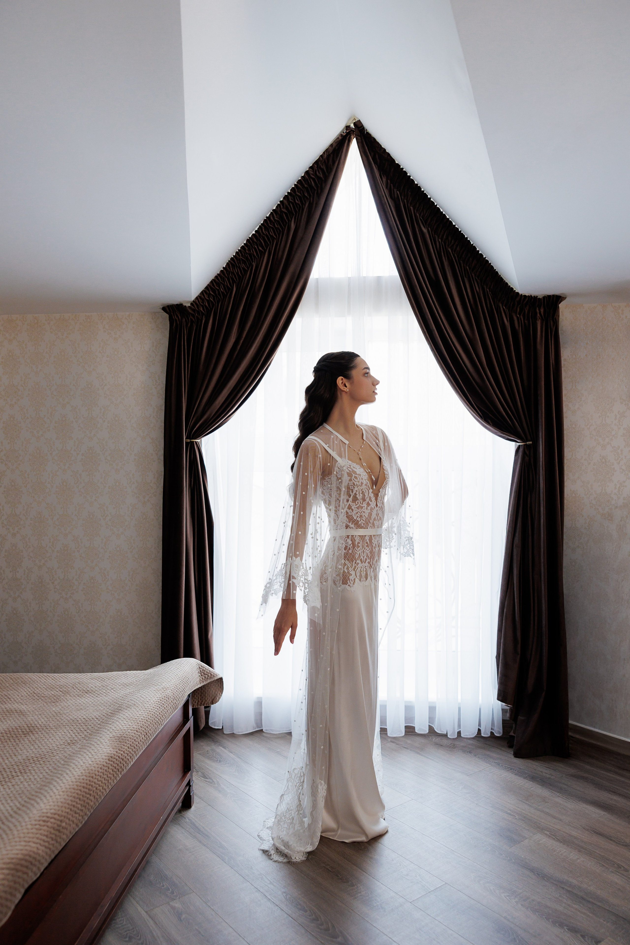 Весільний фотограф Запоріжжя — ранкові збори нареченої • Wedding photographer Kyiv elegant bridal portrait • Фотограф Дніпро. Wedding Photographer in Ukraine & Europe | Elena Marshall