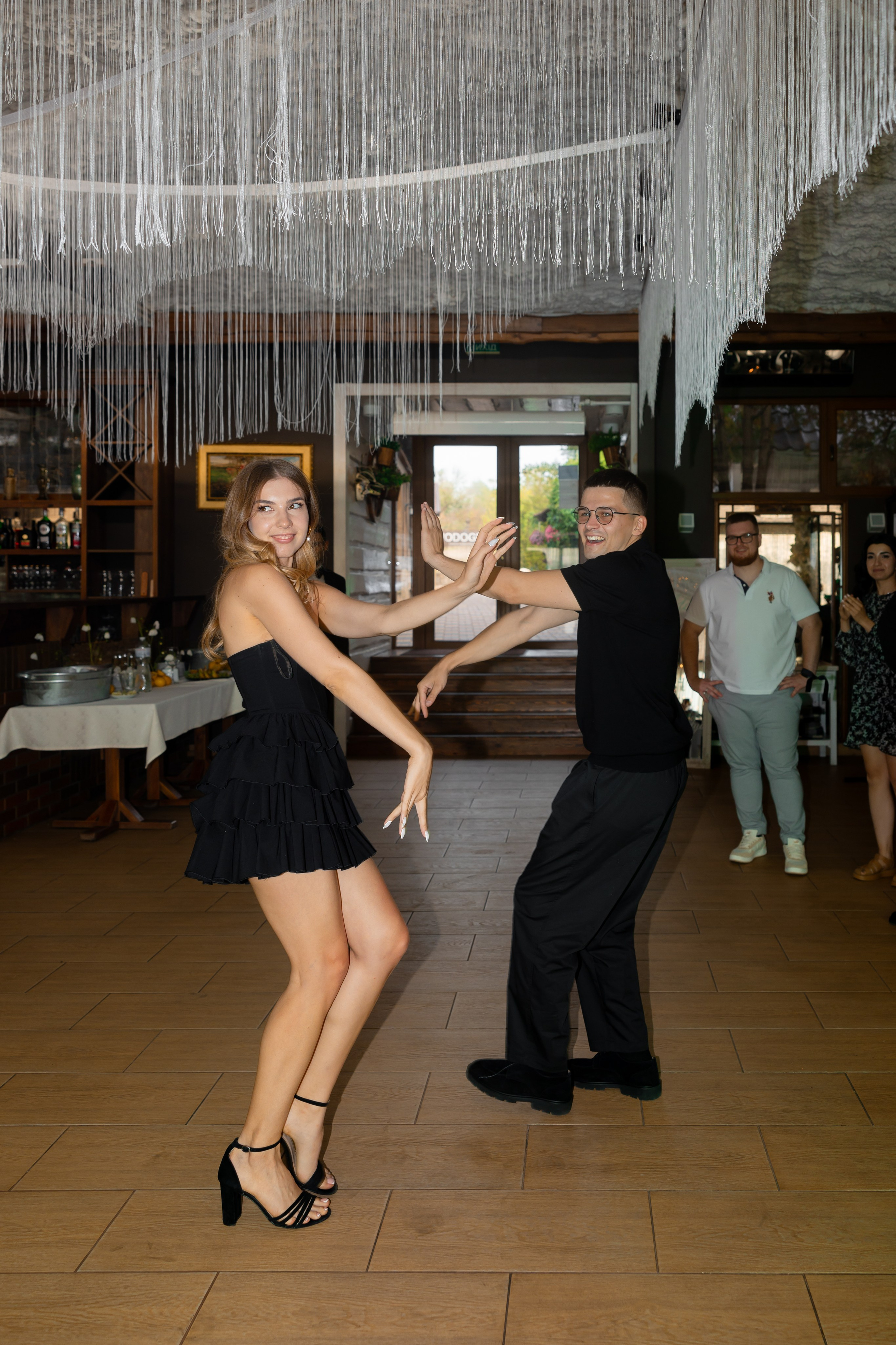 Весільна зйомка, фотосессія весілля, весільний фотограф. Свадебный и портретный фотограф в Запорожье Украина Elena Marshall