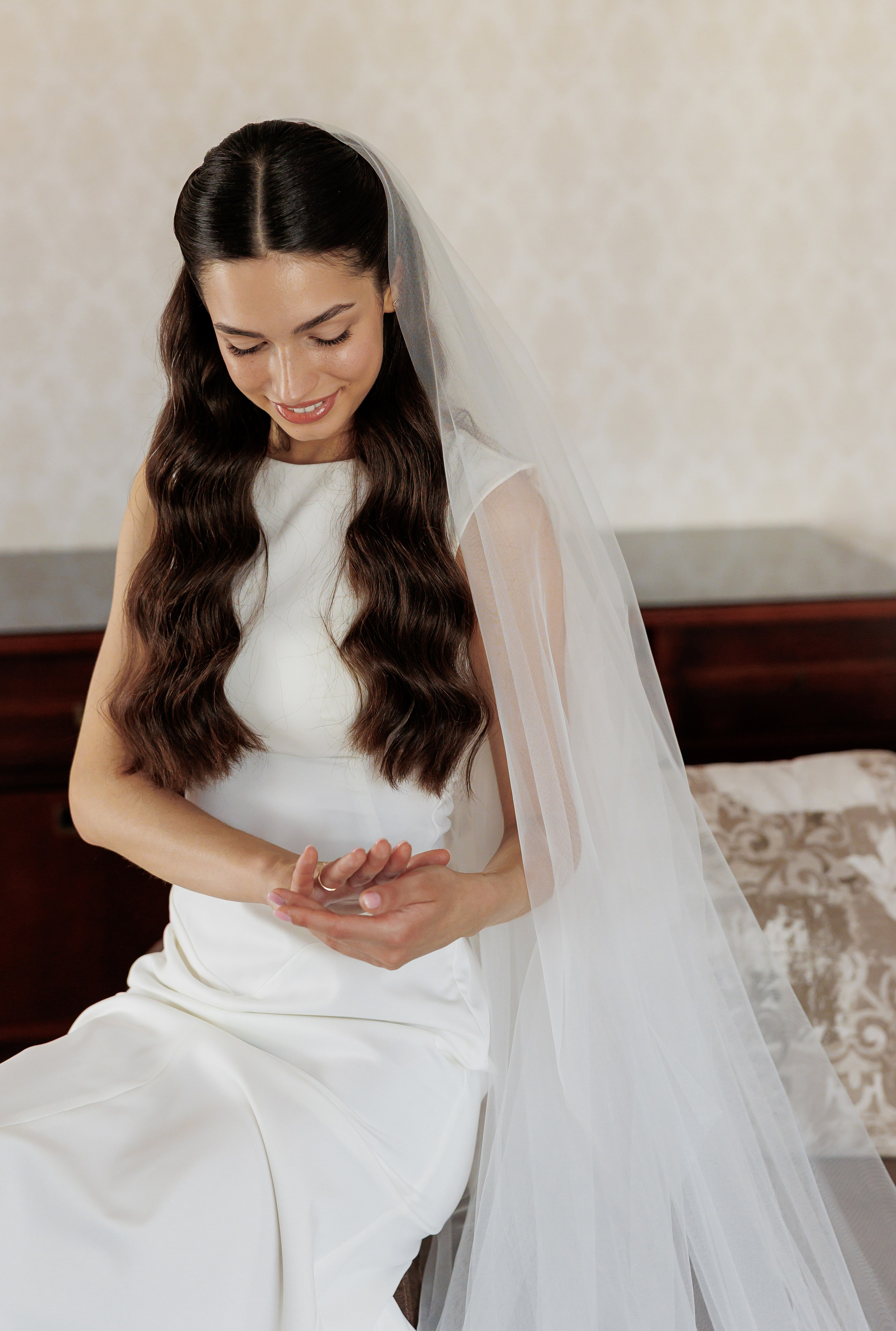 Весільний фотограф Запоріжжя — ранкові збори нареченої • Wedding photographer Kyiv elegant bridal portrait • Фотограф Дніпро. Wedding Photographer in Ukraine & Europe | Elena Marshall