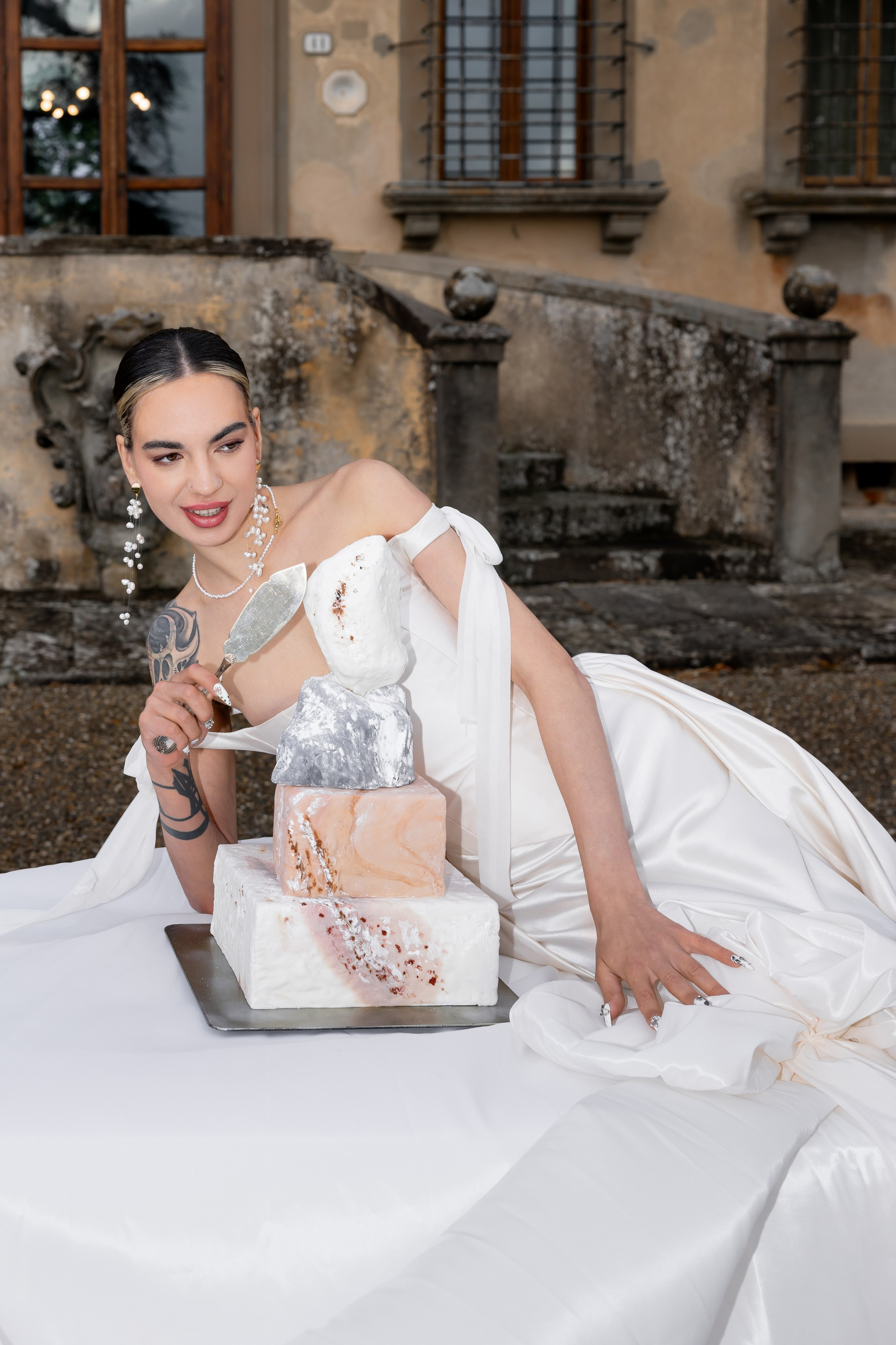 Intimate wedding moments of a stylish couple during a luxury Tuscany editorial. Wedding Photographer in Ukraine & Europe | Elena Marshall
