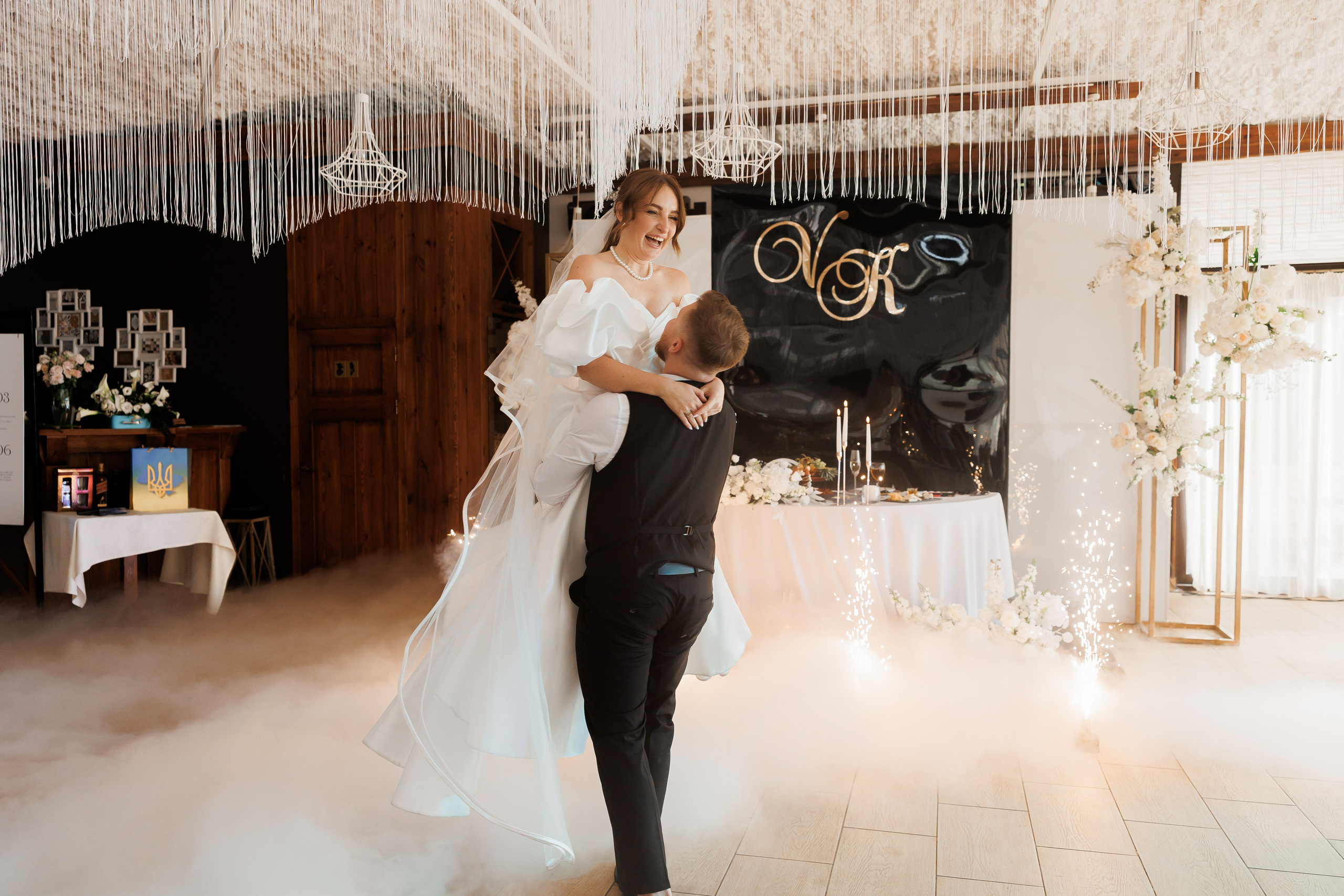 Весільна зйомка, фотосессія весілля, весільний фотограф. Свадебный и портретный фотограф в Запорожье Украина Elena Marshall