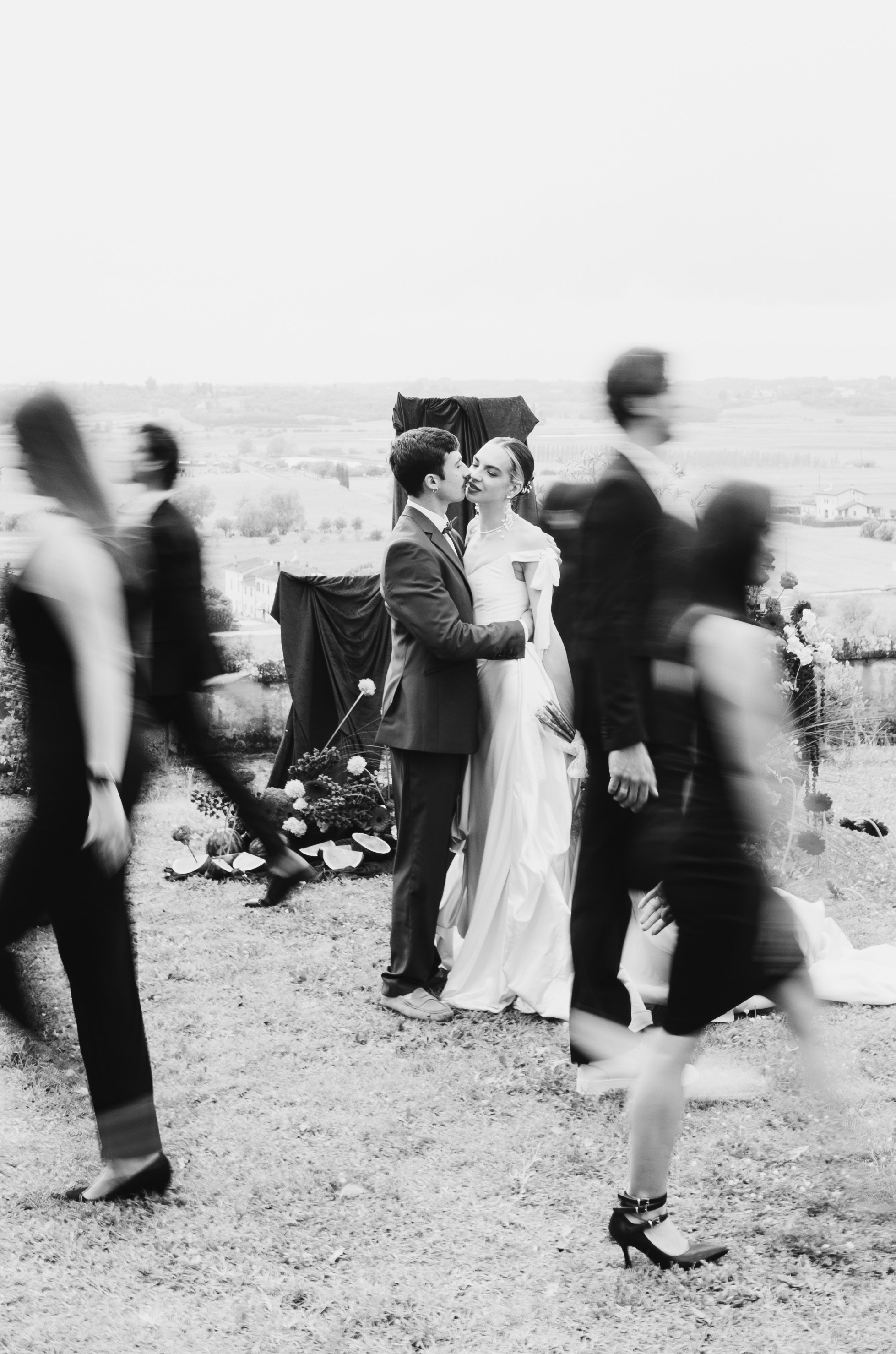 Intimate wedding moments of a stylish couple during a luxury Tuscany editorial. Wedding Photographer in Ukraine & Europe | Elena Marshall