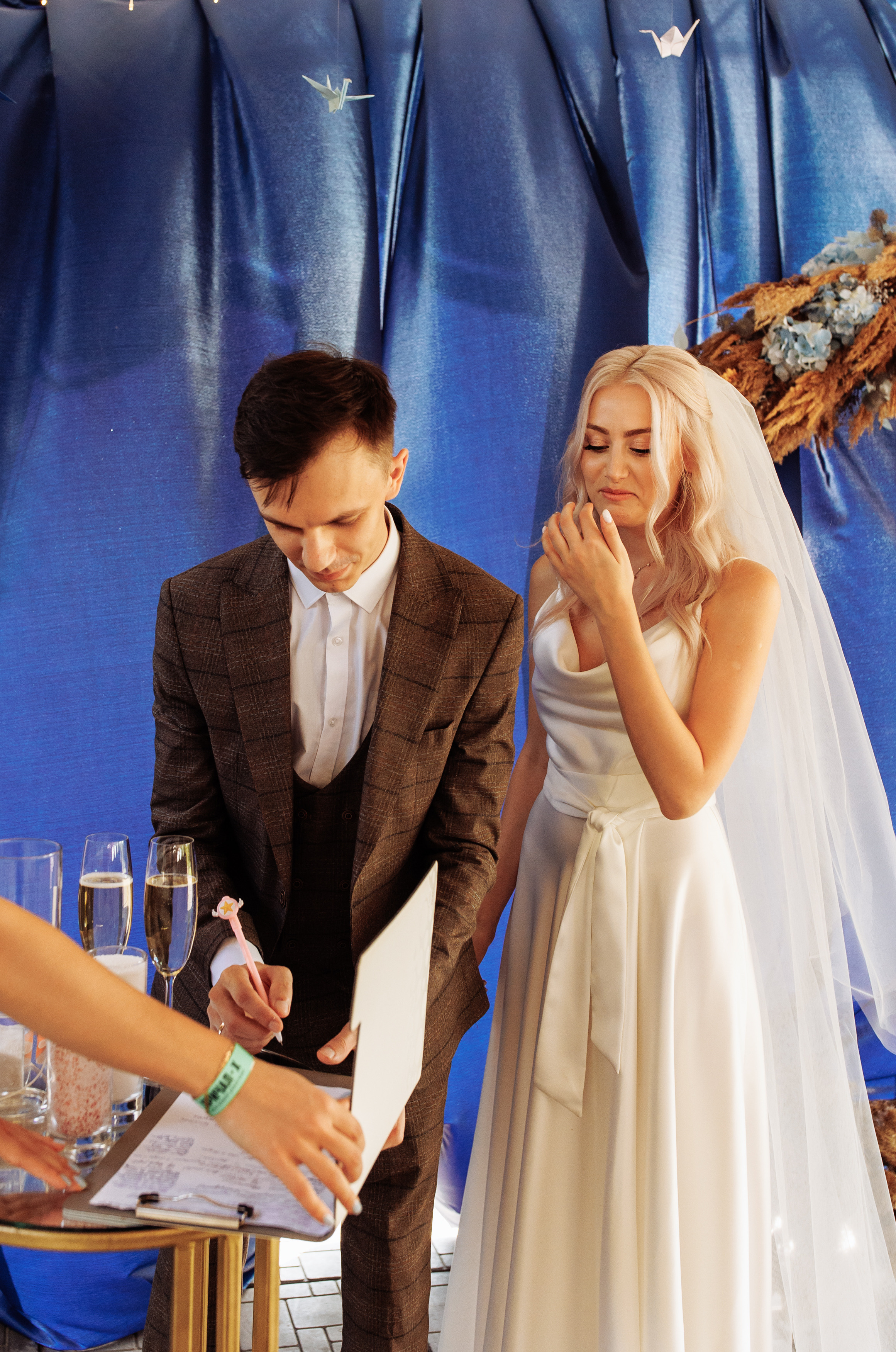 Дарья и Максим (выездная церемония). Свадебный и портретный фотограф в Запорожье Украина Elena Marshall