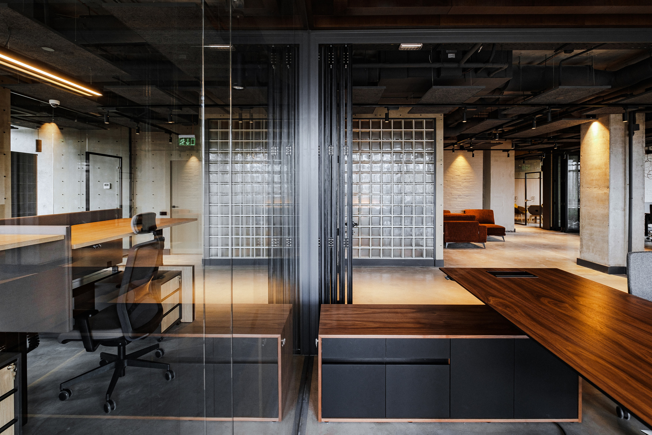 МACNAVI. Ivan Skufinsky — wedding and family photographer in Vancouver