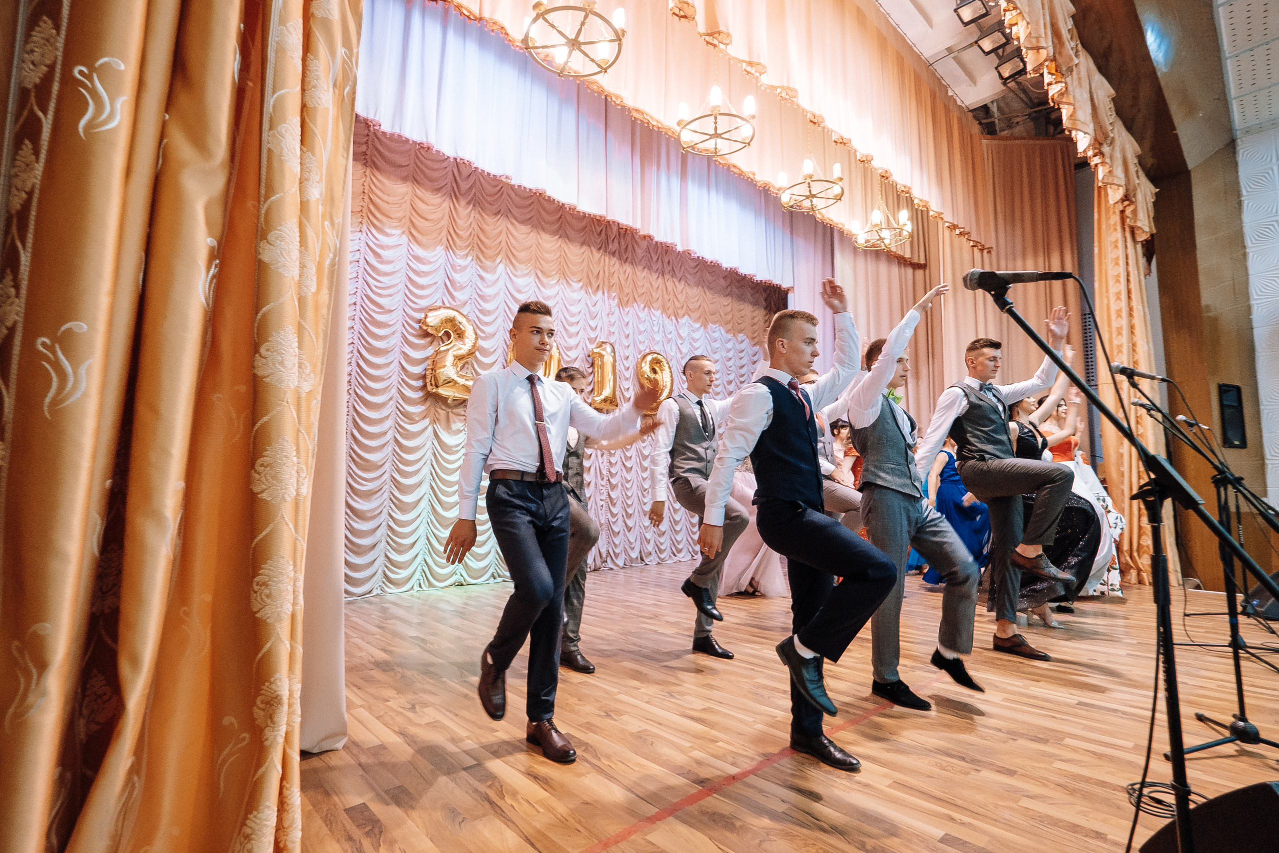 Выпускной школа номер 3. Хмельник. Ivan Skufinsky — wedding and family photographer in Vancouver