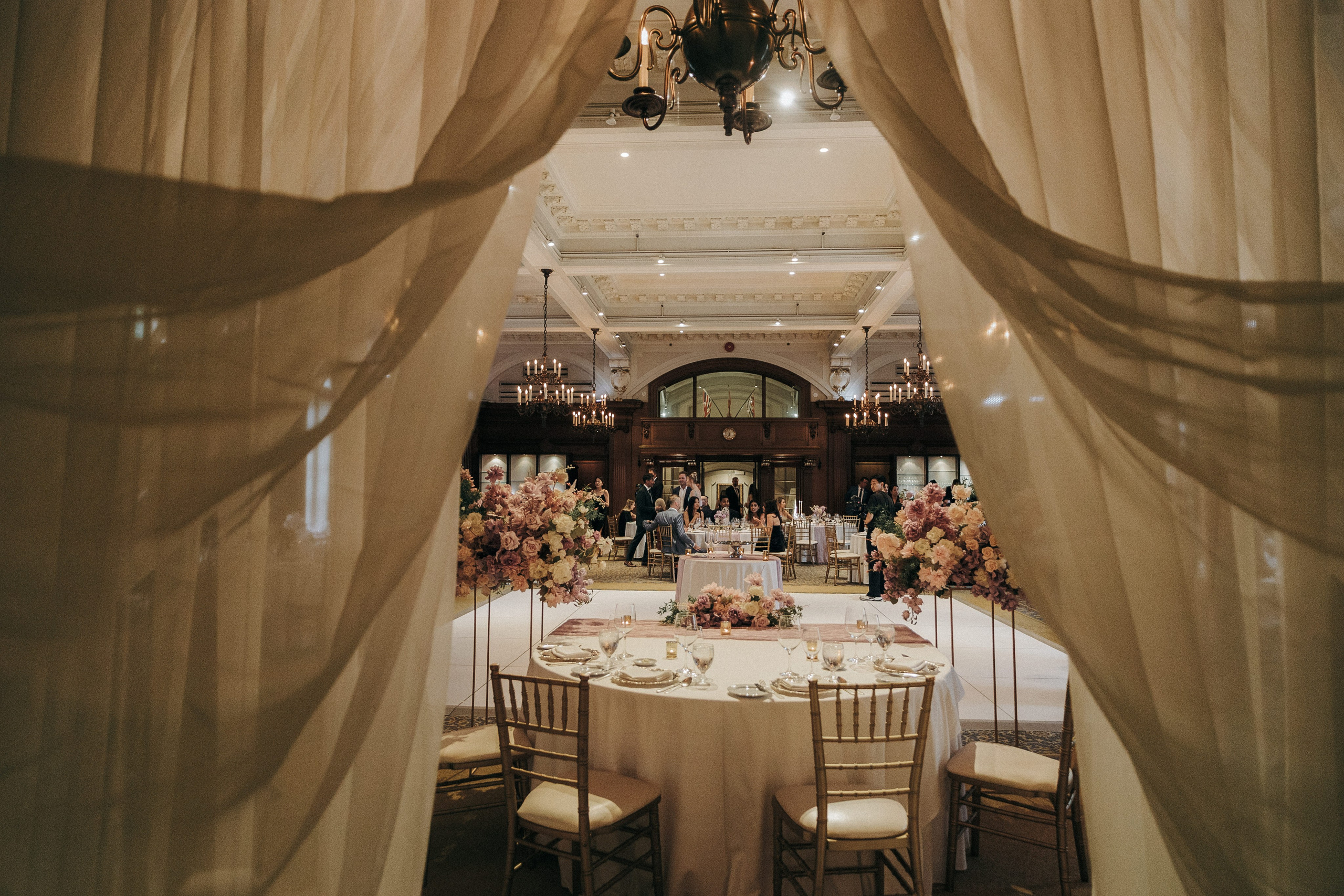 WeddingStory in Vancouver Club. Ivan Skufinsky — wedding and family photographer in Vancouver