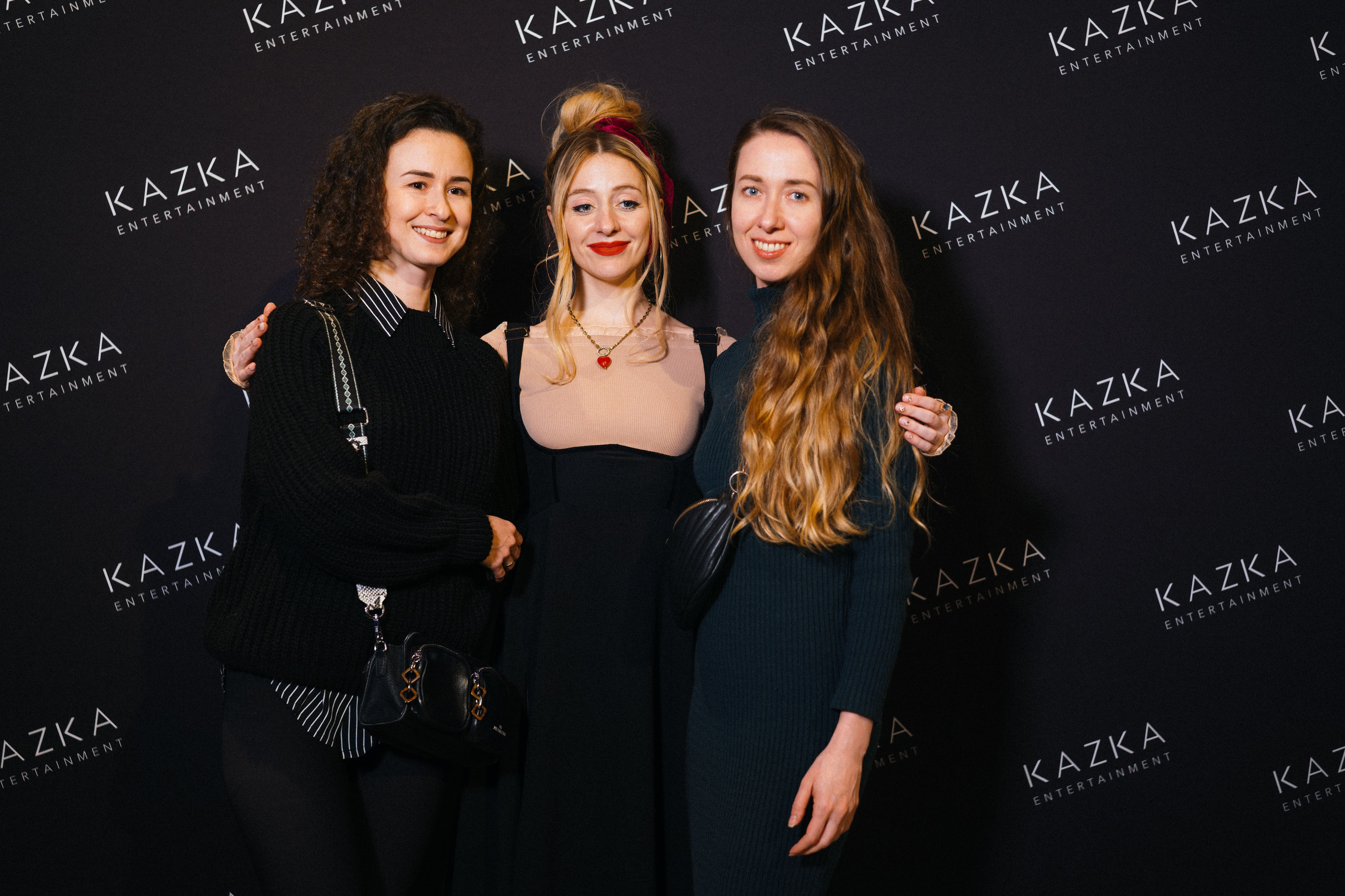 Live concert photography from Vivienne Mort in Vancouver 2025. Ivan Skufinsky — wedding and family photographer in Vancouver