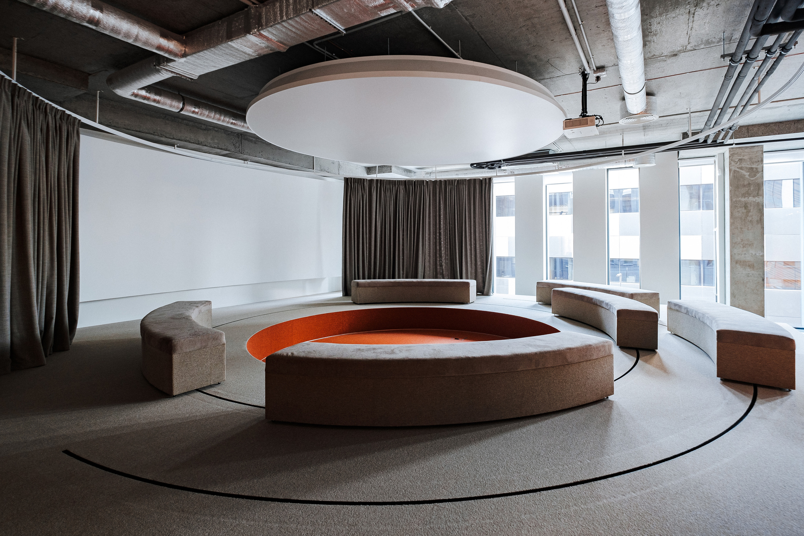 UNIT SYTI B10. Ivan Skufinsky — wedding and family photographer in Vancouver