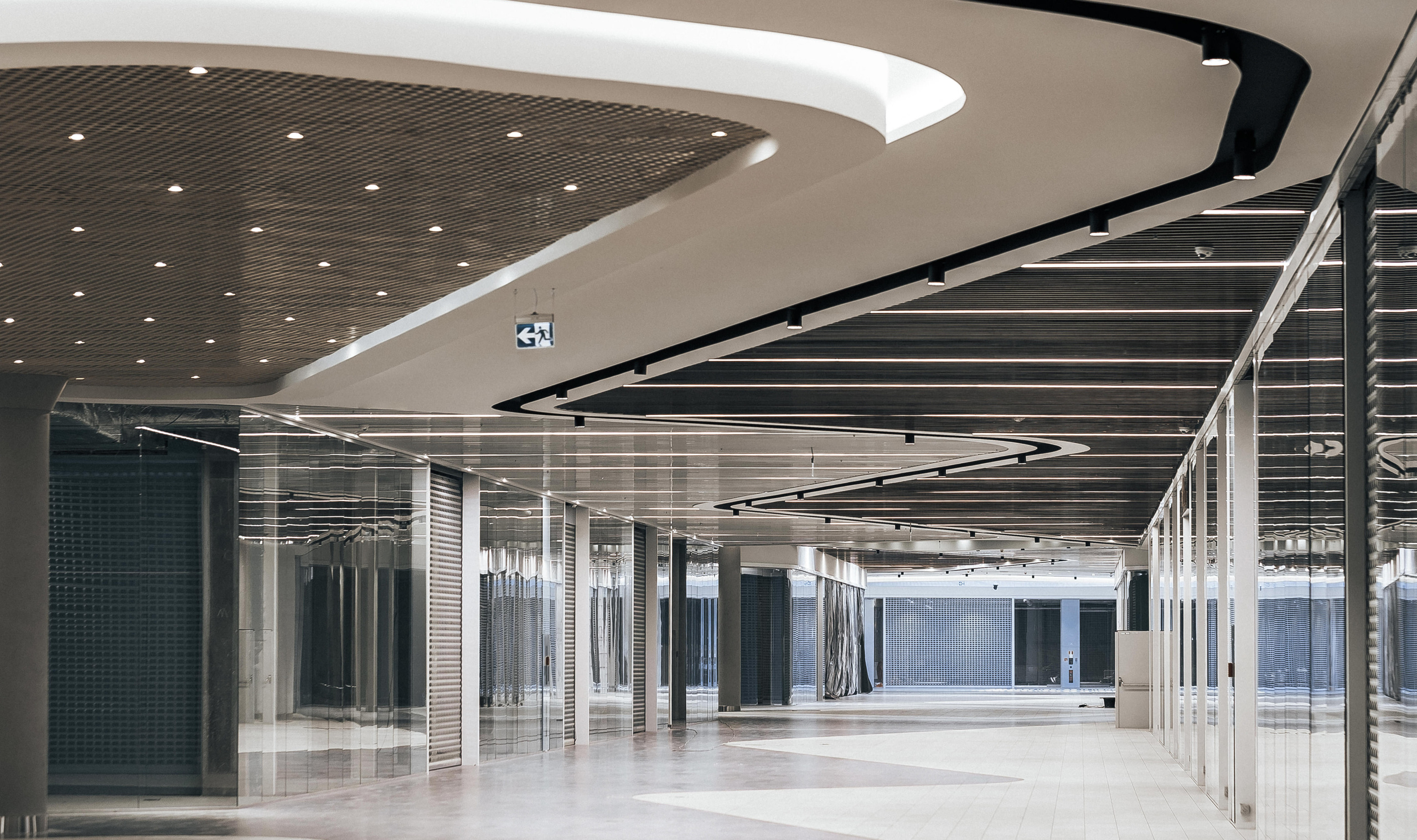 INTERIOR RETROVILLE. Ivan Skufinsky — wedding and family photographer in Vancouver