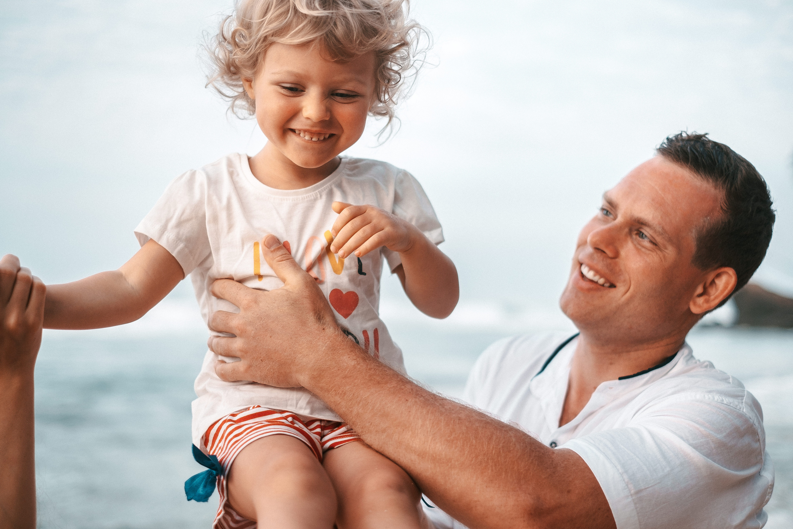 Gena+Katya+Liza Dalavella beach. Ivan Skufinsky — wedding and family photographer in Vancouver