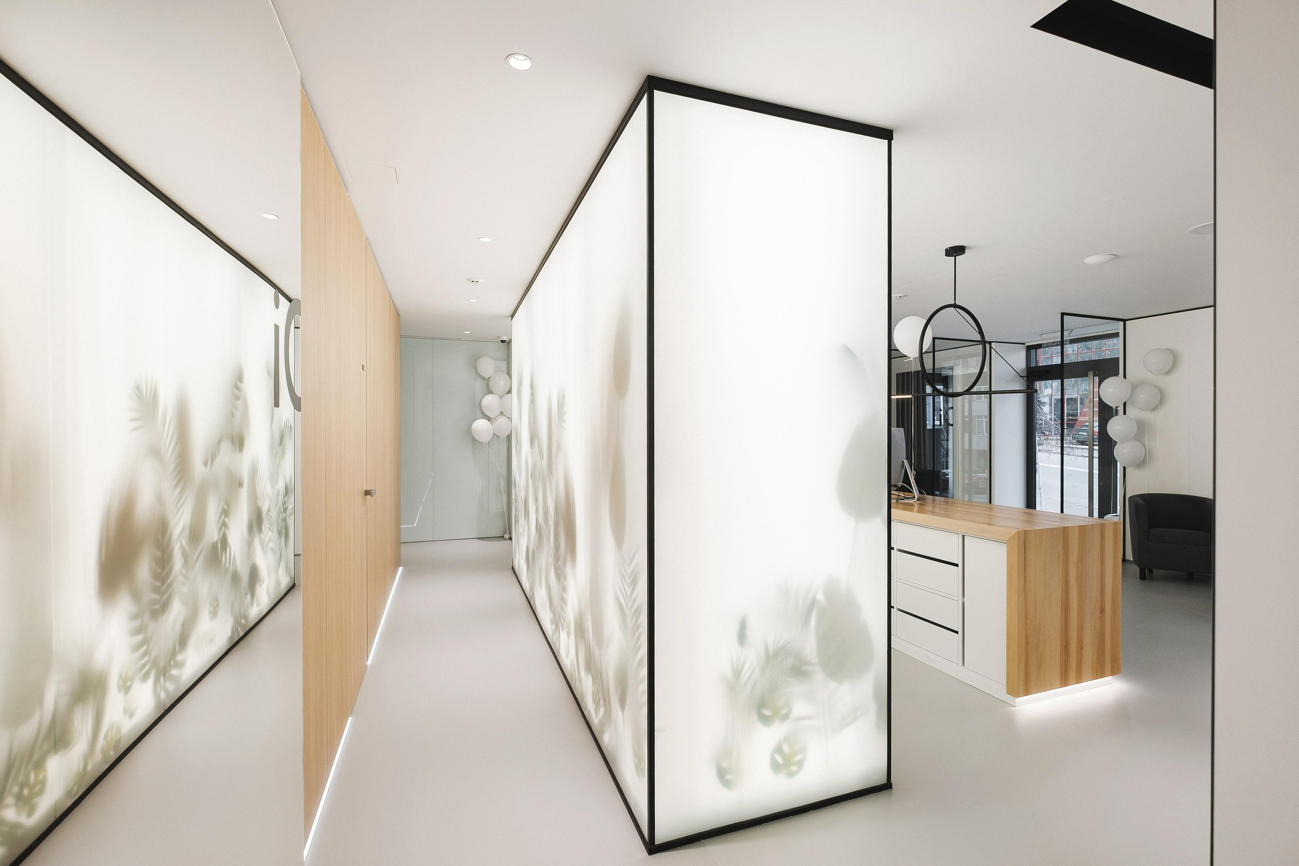 BEAUTY SAIOON OI. Ivan Skufinsky — wedding and family photographer in Vancouver