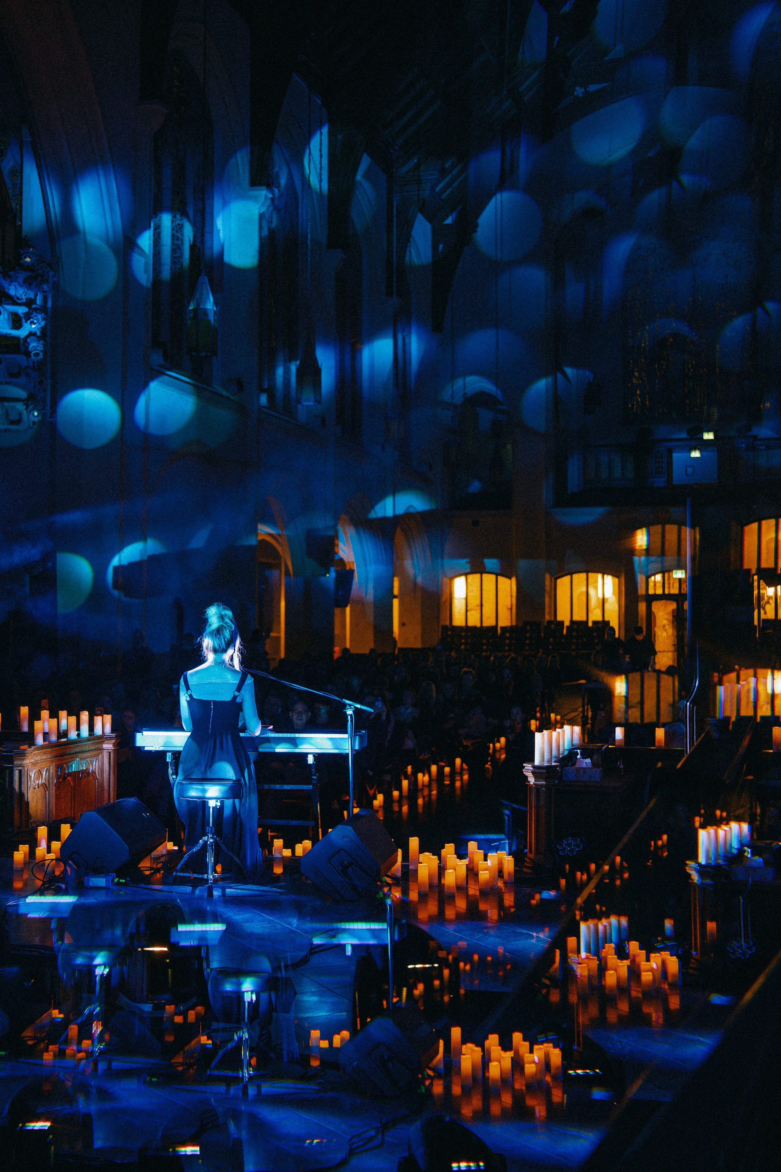 Live concert photography from Vivienne Mort in Vancouver 2025. Ivan Skufinsky — wedding and family photographer in Vancouver