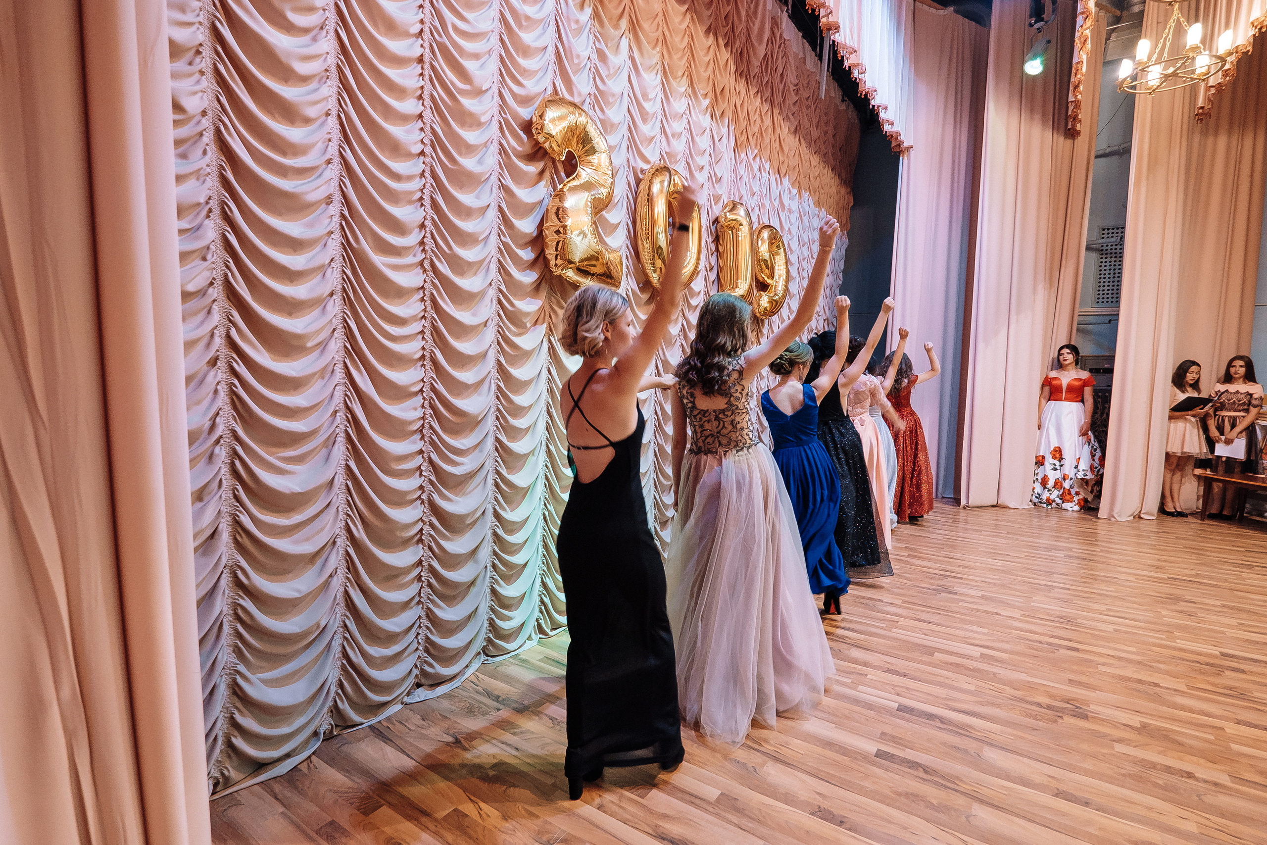 Выпускной школа номер 3. Хмельник. Ivan Skufinsky — wedding and family photographer in Vancouver