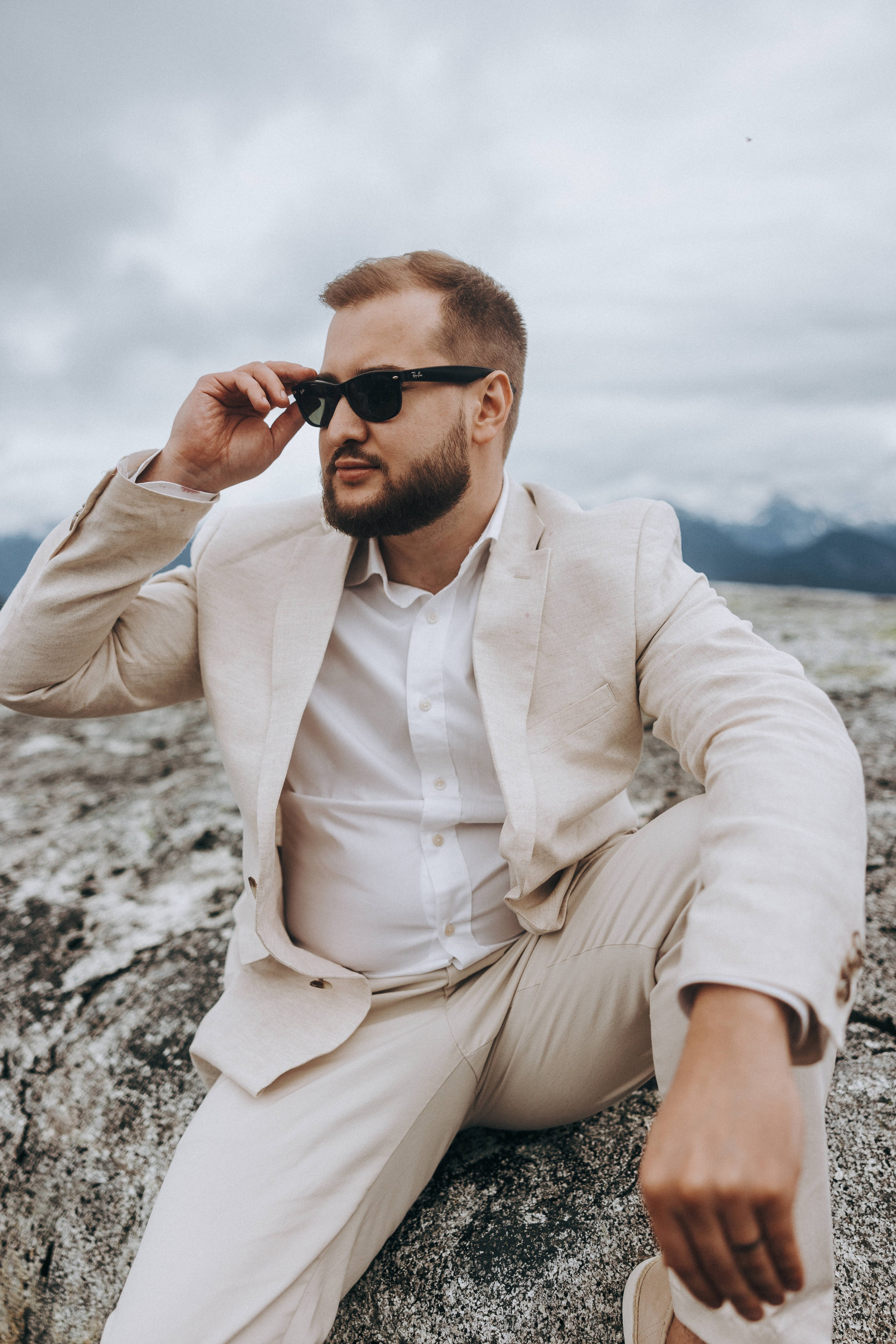 Sky-High Love: Stunning Vancouver Mountain Wedding Shoot by Helicopter. Ivan Skufinsky — wedding and family photographer in Vancouver