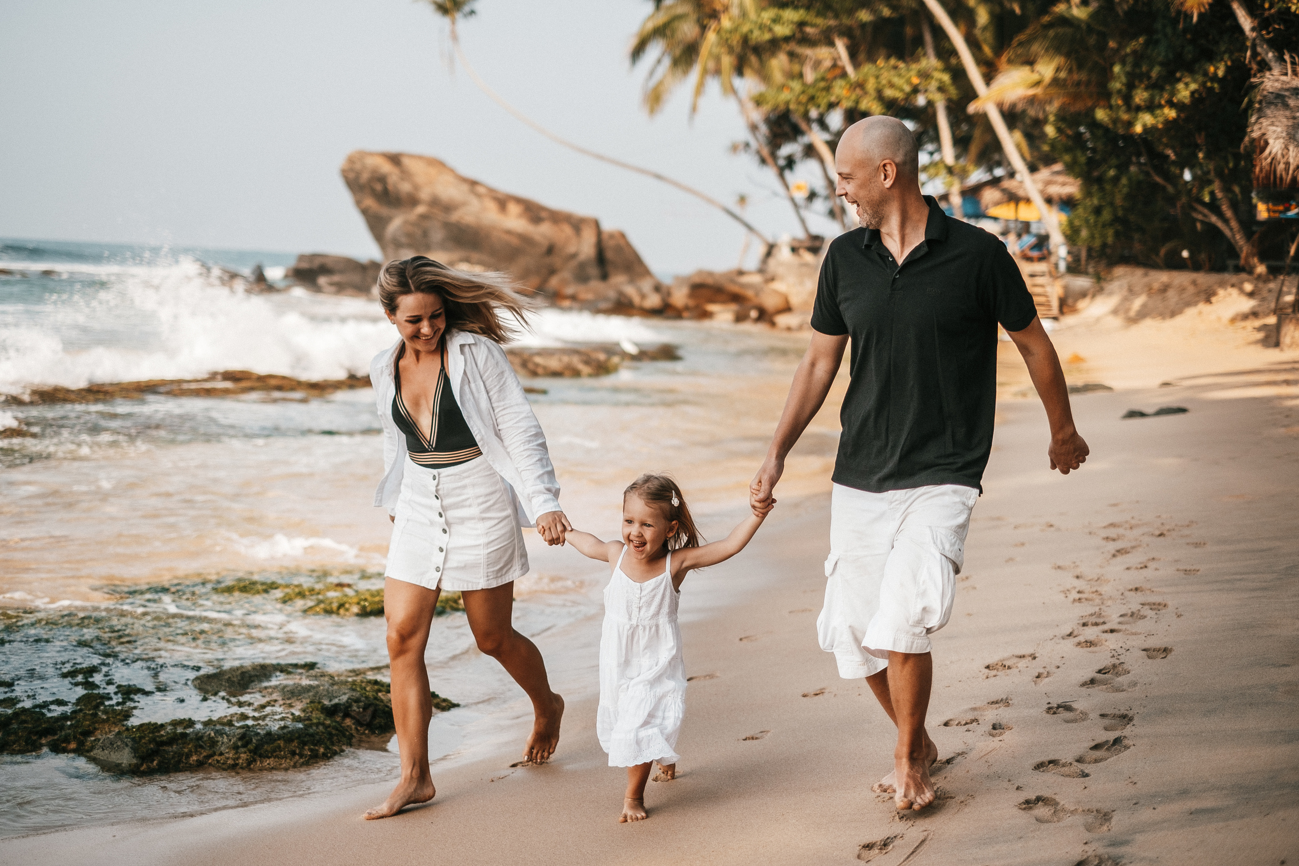 Sasha+Sasha+Liza Unavatuna. Ivan Skufinsky — wedding and family photographer in Vancouver