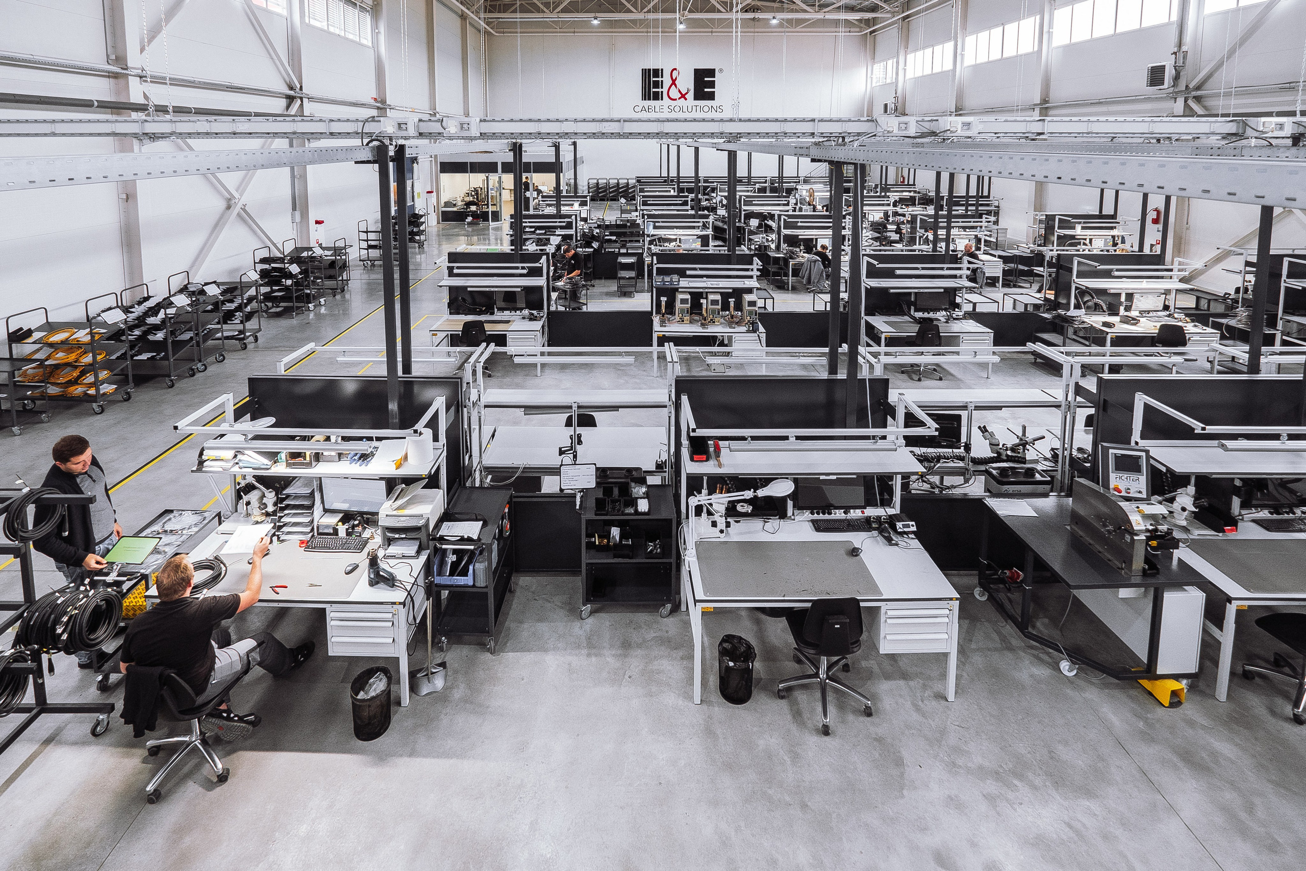 E & E Cable Solutions Factory. Ivan Skufinsky — wedding and family photographer in Vancouver