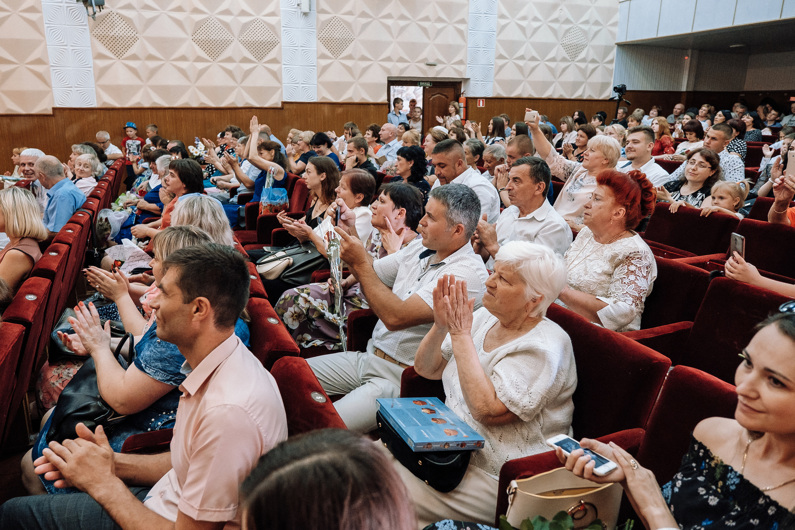 Выпускной школа номер 3. Хмельник. Ivan Skufinsky — wedding and family photographer in Vancouver