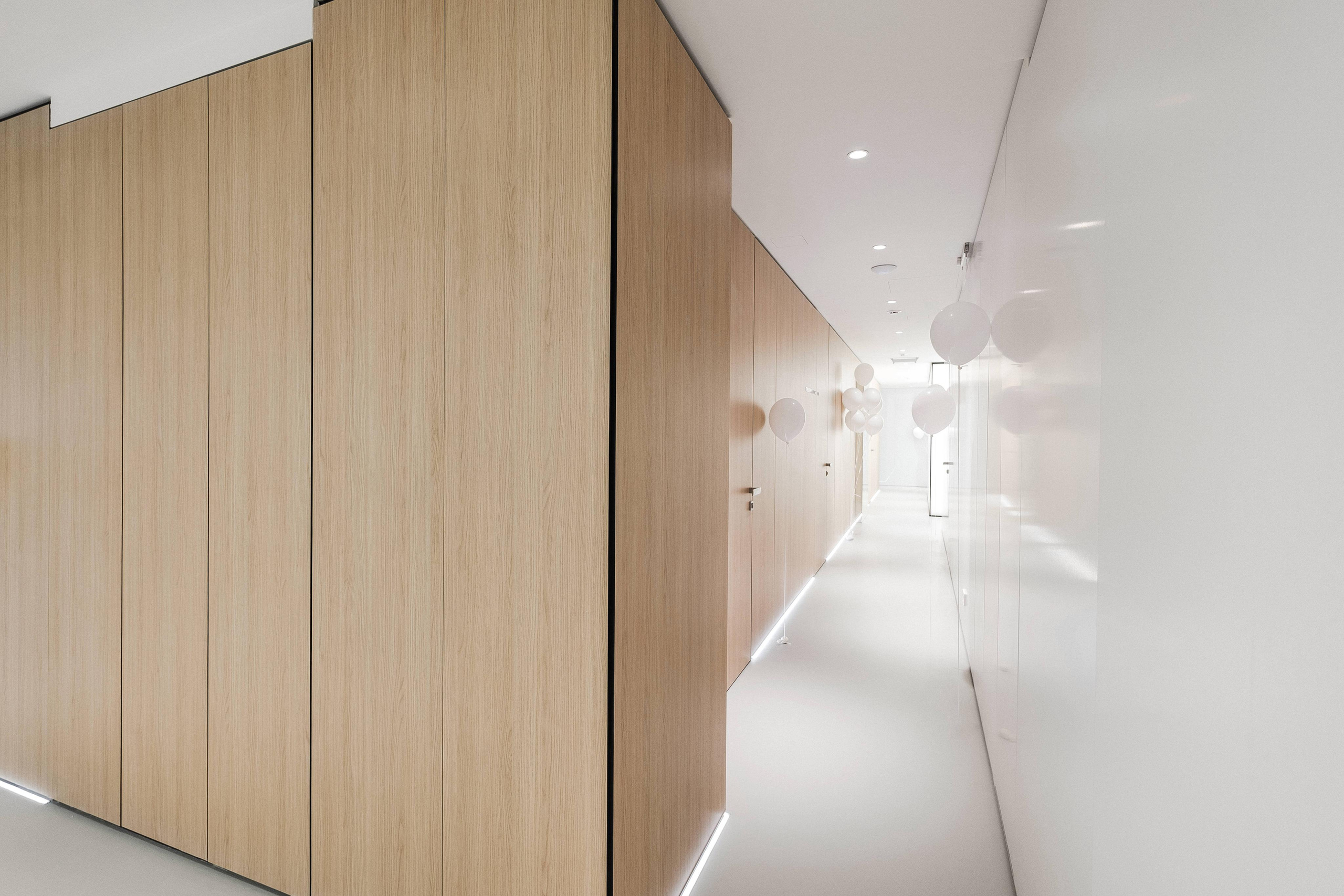 BEAUTY SAIOON OI. Ivan Skufinsky — wedding and family photographer in Vancouver