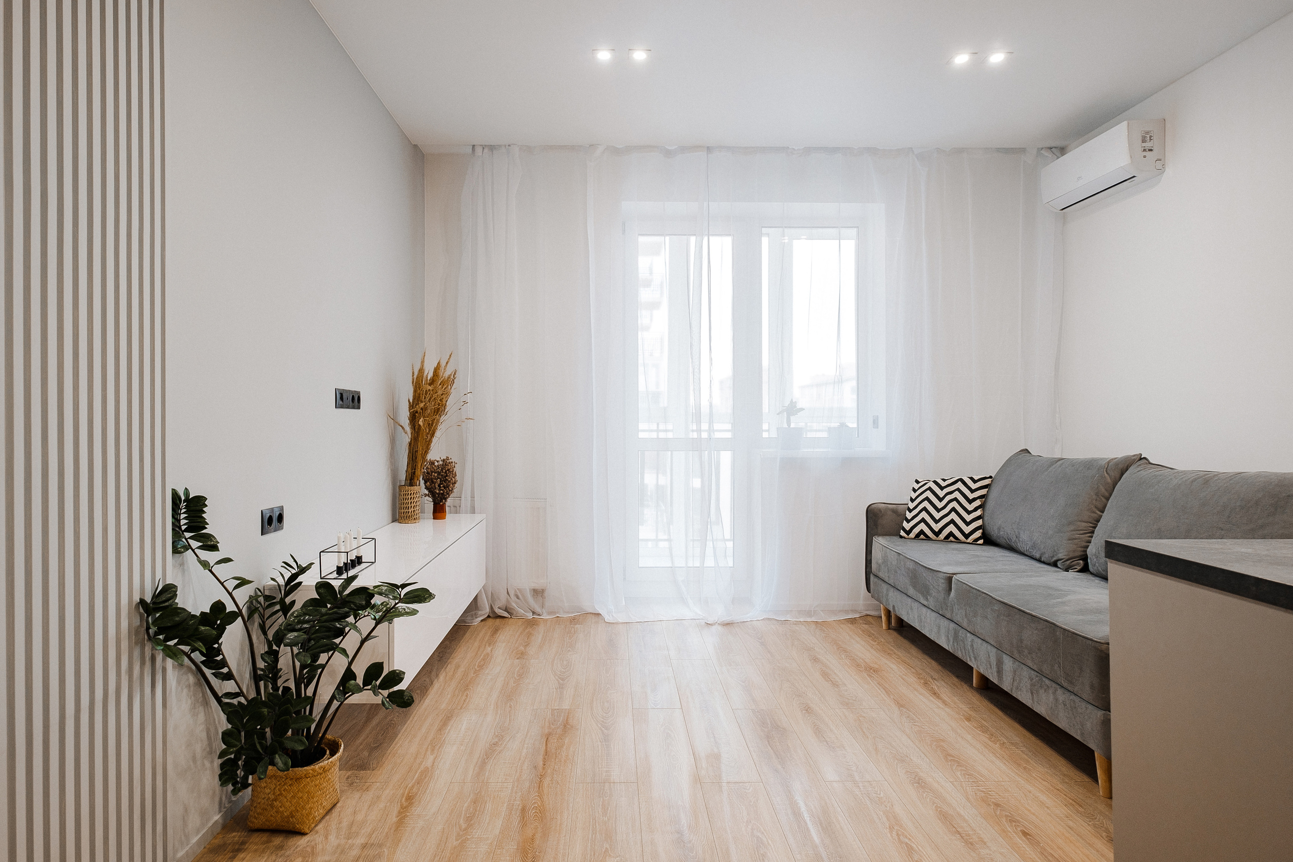 Interior photography of a apartment for a designer in Vancouver. Ivan Skufinsky — wedding and family photographer in Vancouver