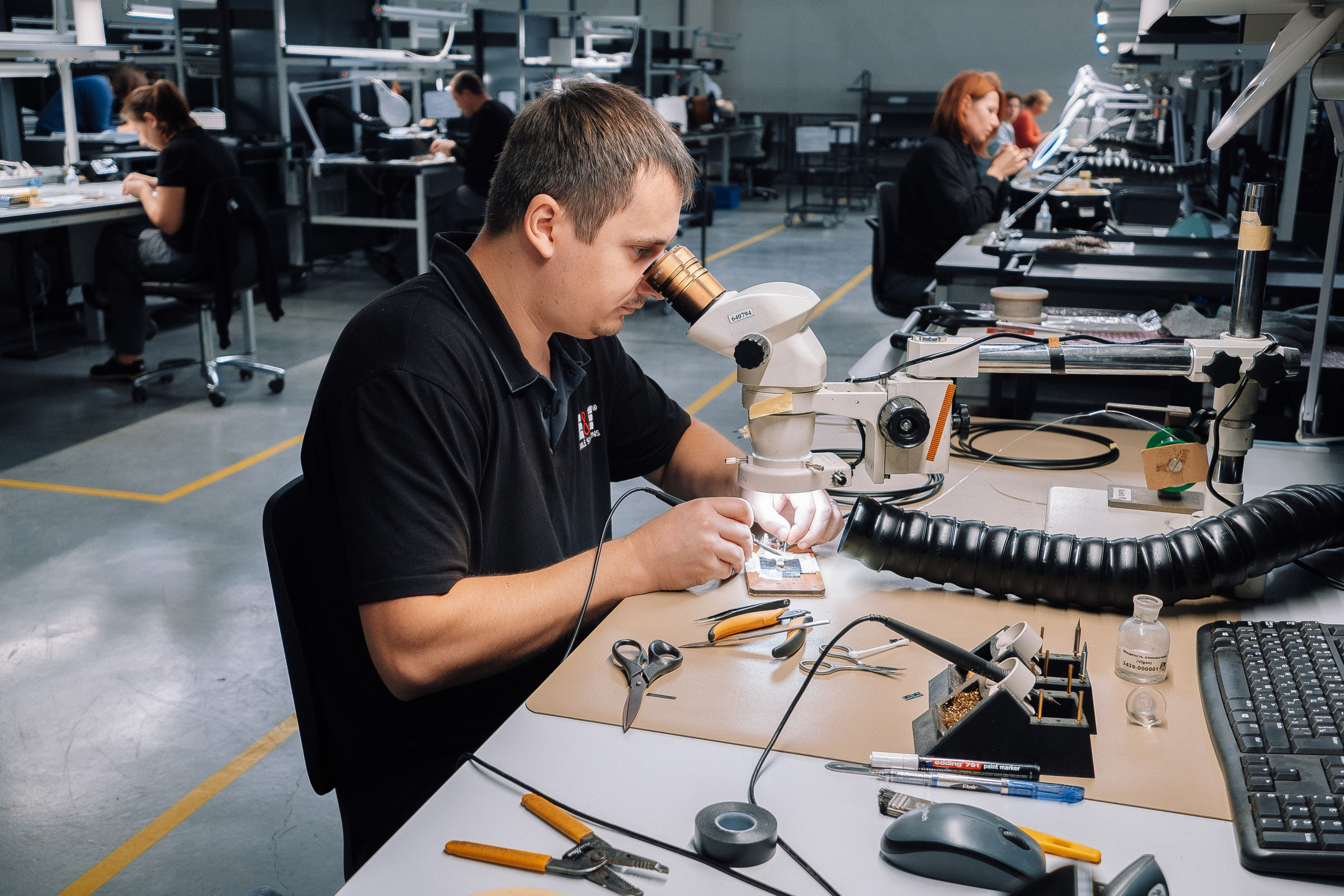 E & E Cable Solutions Factory. Ivan Skufinsky — wedding and family photographer in Vancouver