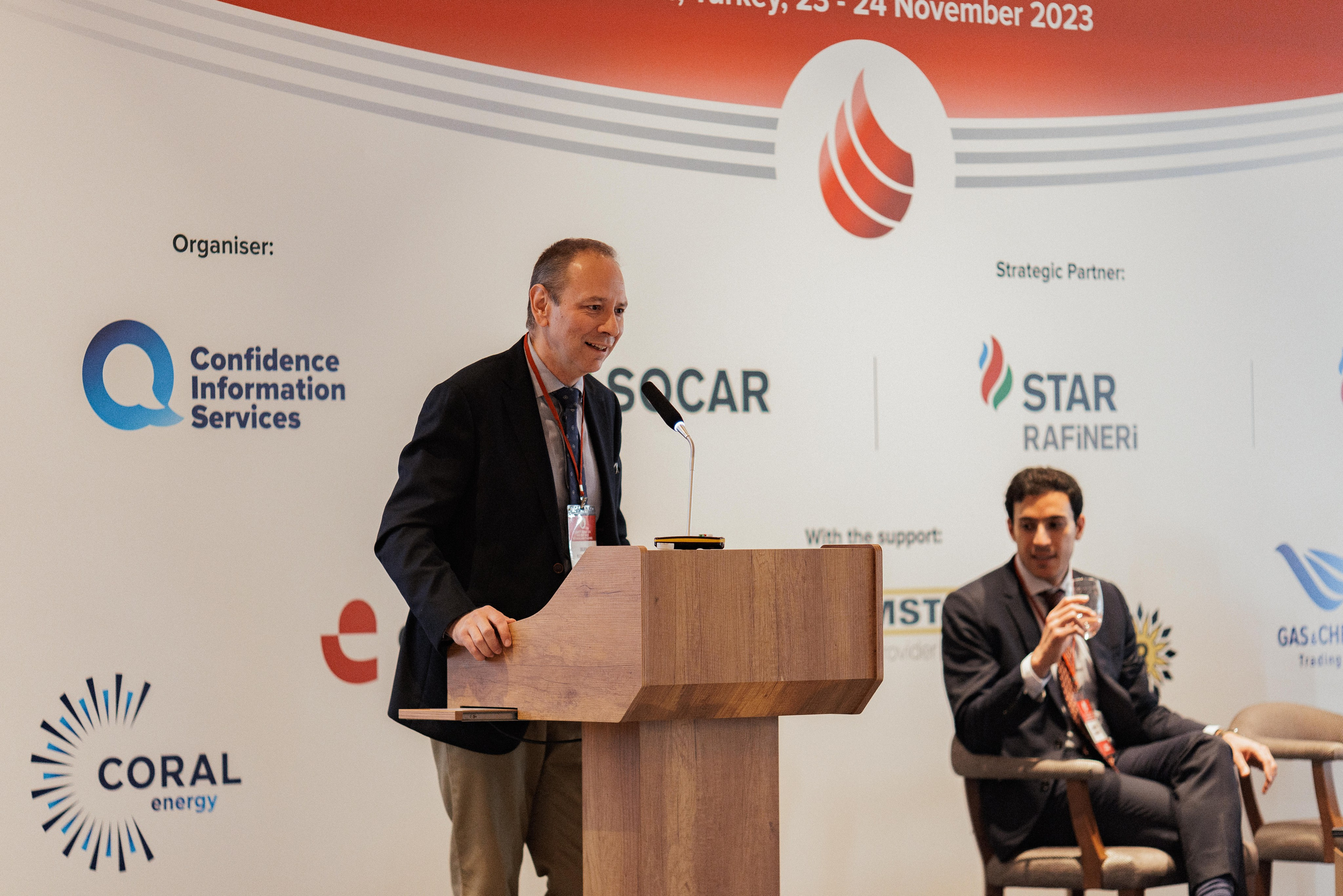 EXECUTIVE RETREAT Izmir Confidence Information Services. Ivan Skufinsky — wedding and family photographer in Vancouver