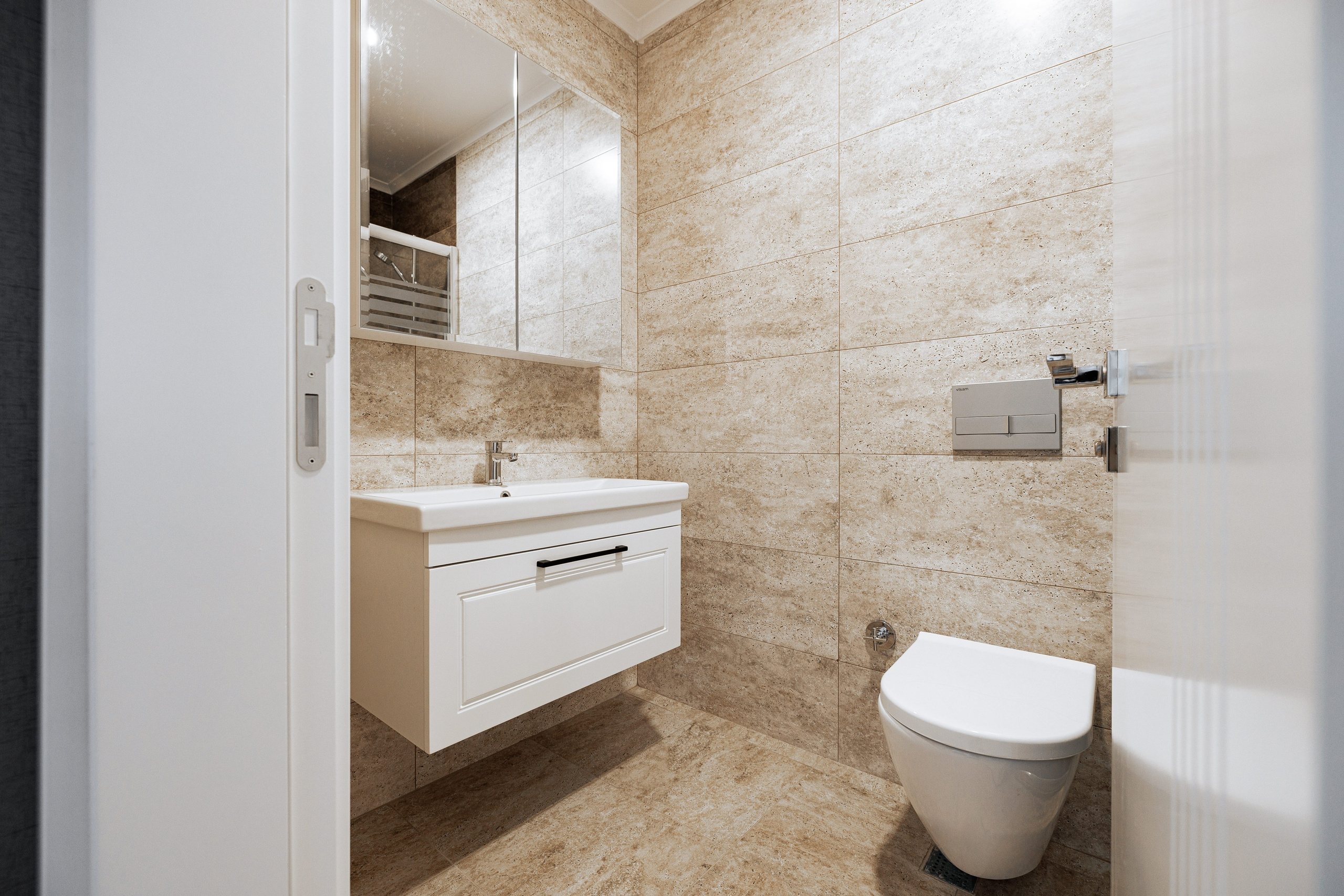 Real estate photographer in Vancouver Burnaby Richmond. Ivan Skufinsky — wedding and family photographer in Vancouver