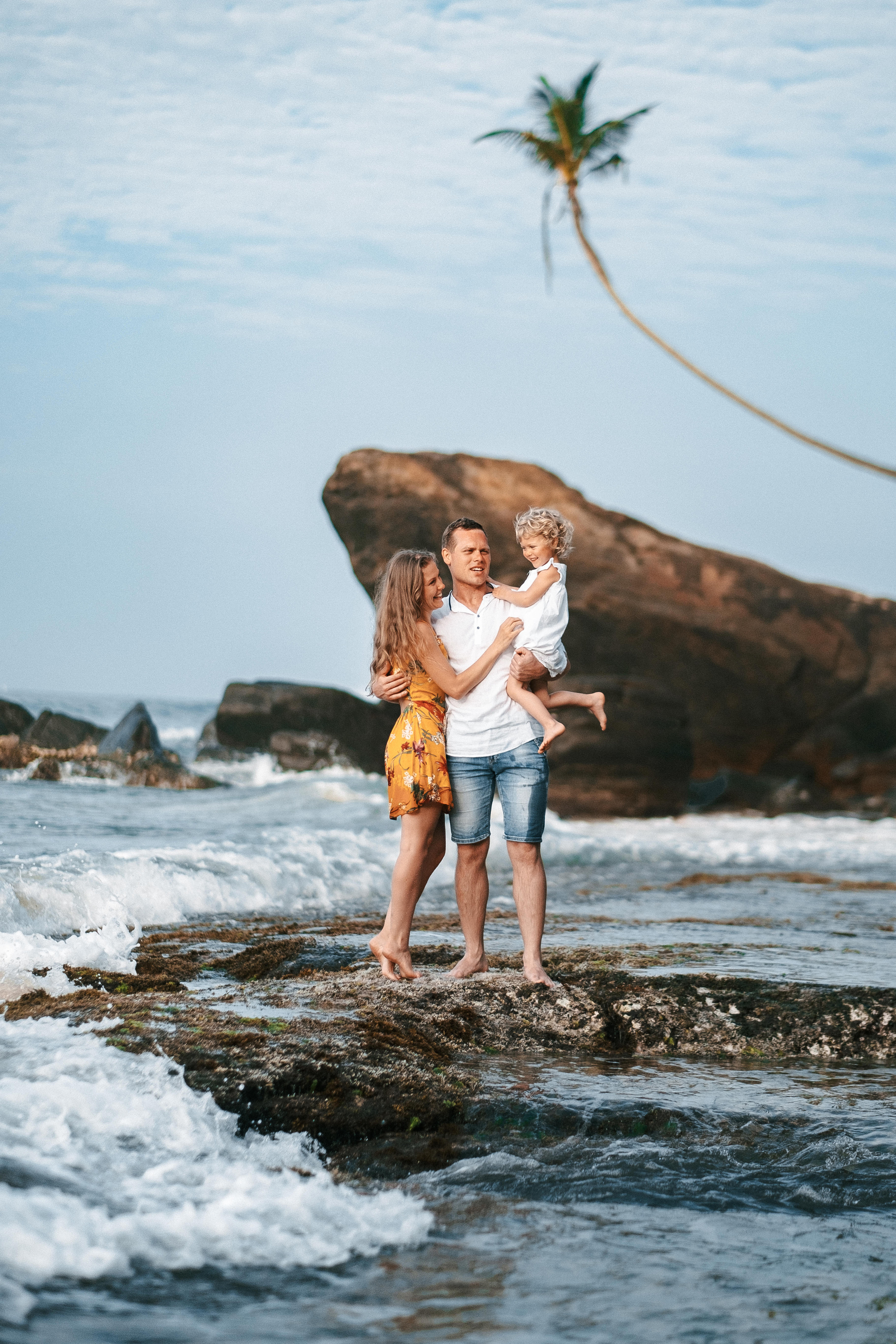 Gena+Katya+Liza Dalavella beach. Ivan Skufinsky — wedding and family photographer in Vancouver