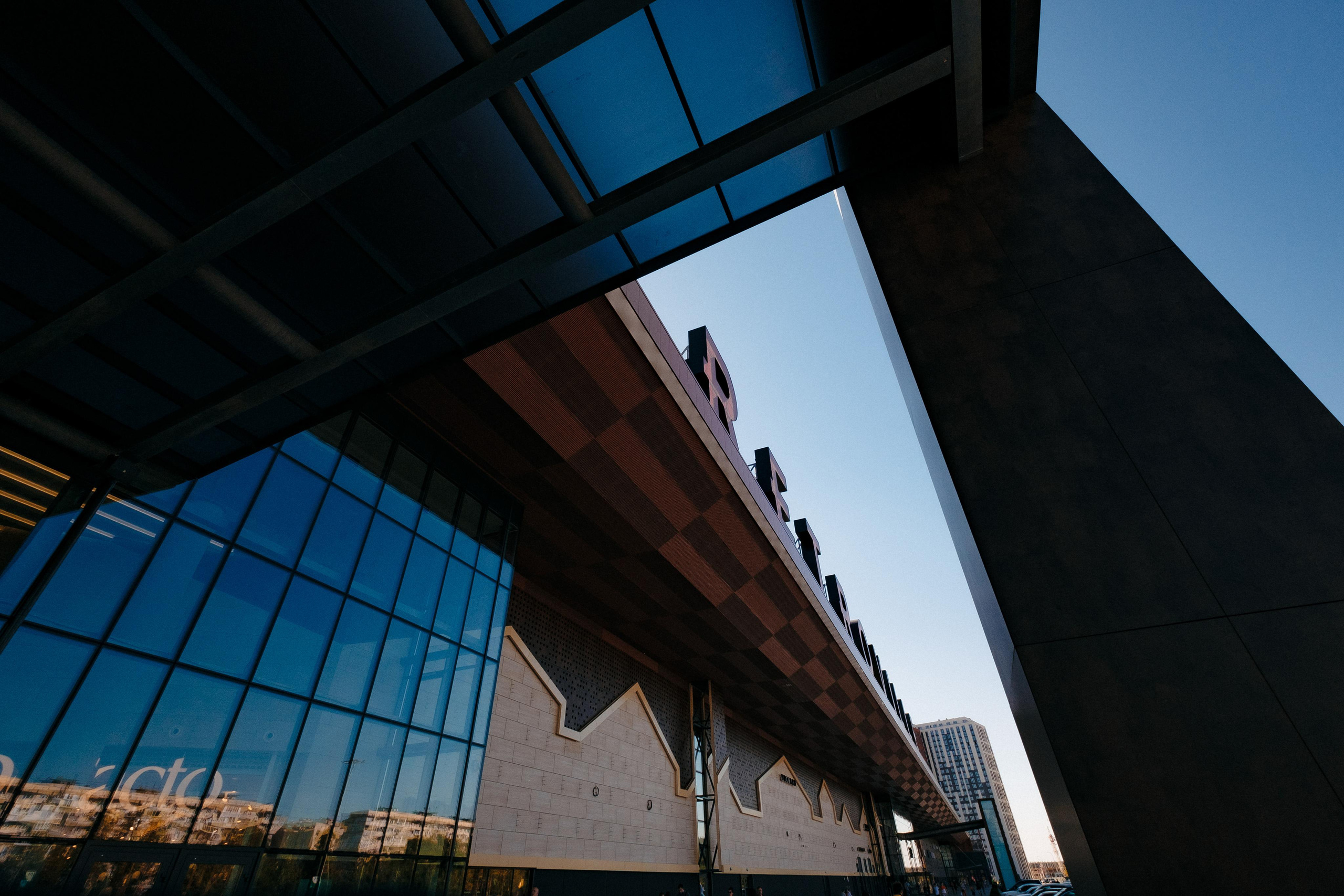 EXTERIER RETROVILLE. Ivan Skufinsky — wedding and family photographer in Vancouver