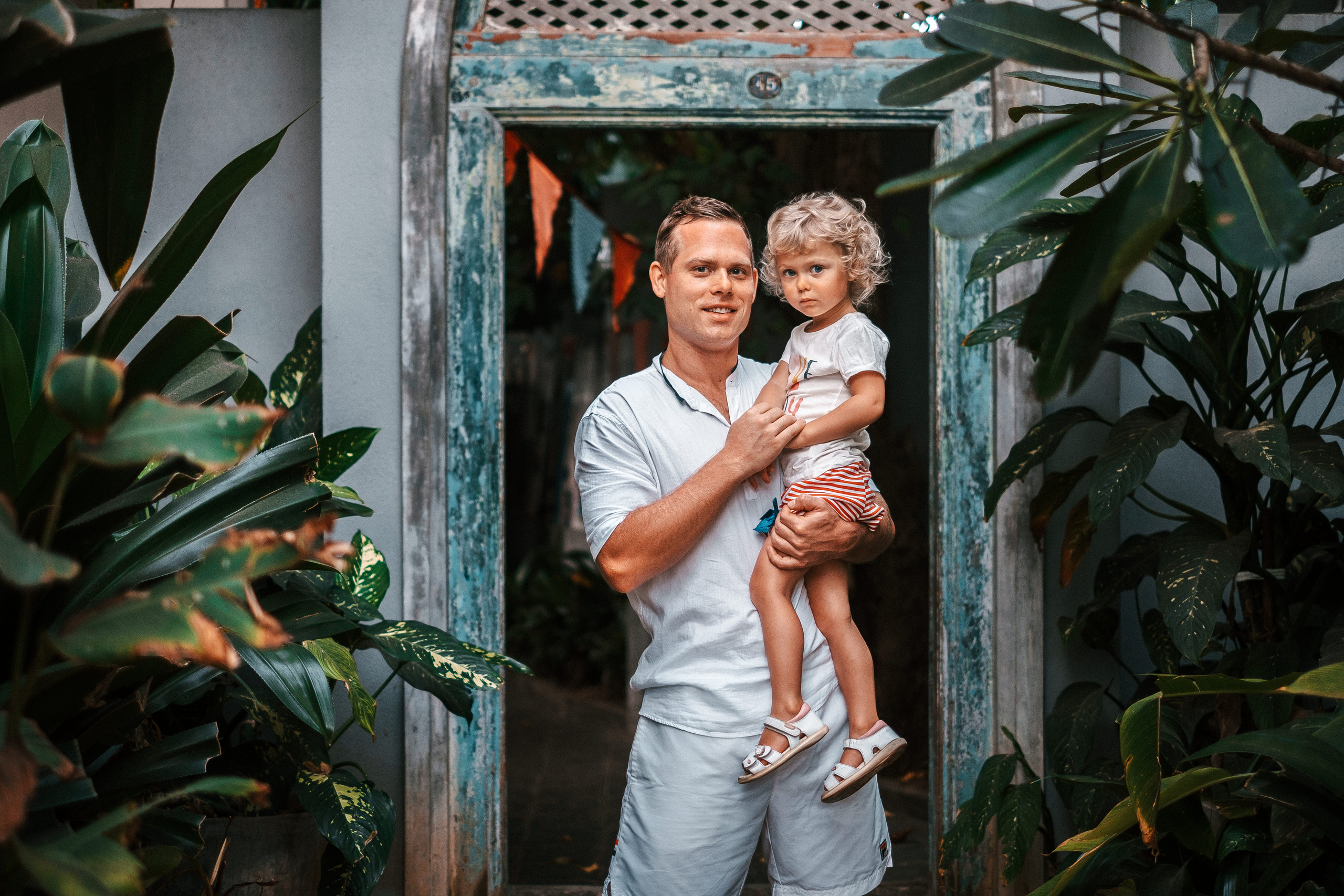 Gena+Katya+Liza Dalavella beach. Ivan Skufinsky — wedding and family photographer in Vancouver