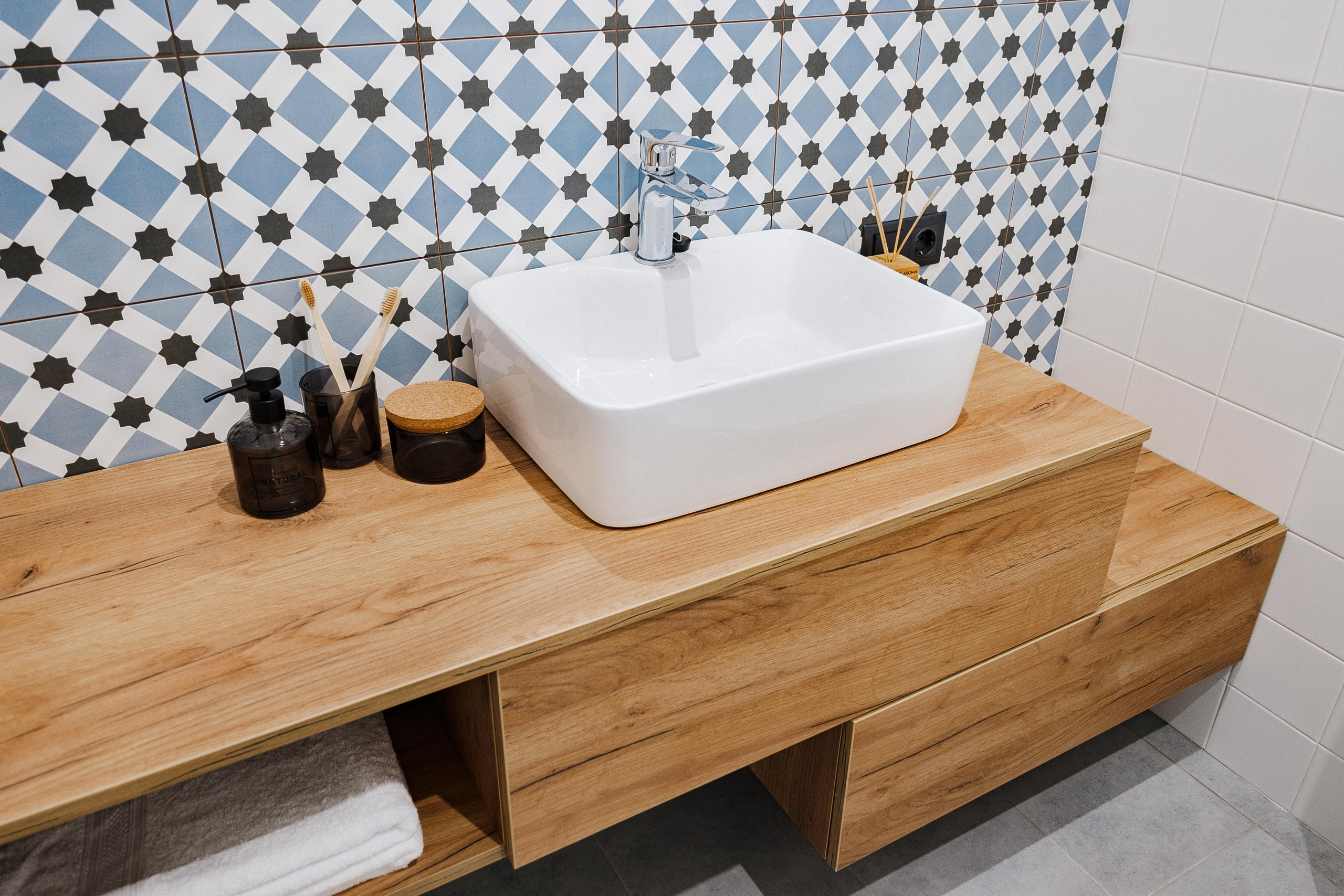 Interior photography of a apartment for a designer in Vancouver. Ivan Skufinsky — wedding and family photographer in Vancouver