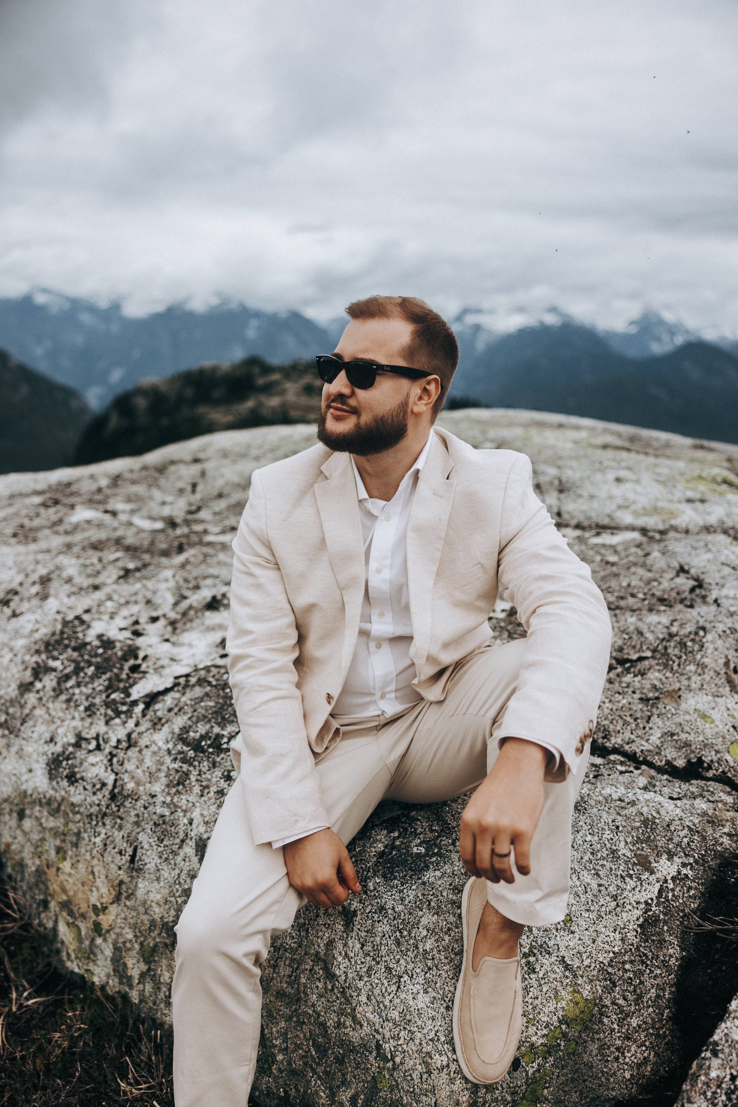 Sky-High Love: Stunning Vancouver Mountain Wedding Shoot by Helicopter. Ivan Skufinsky — wedding and family photographer in Vancouver