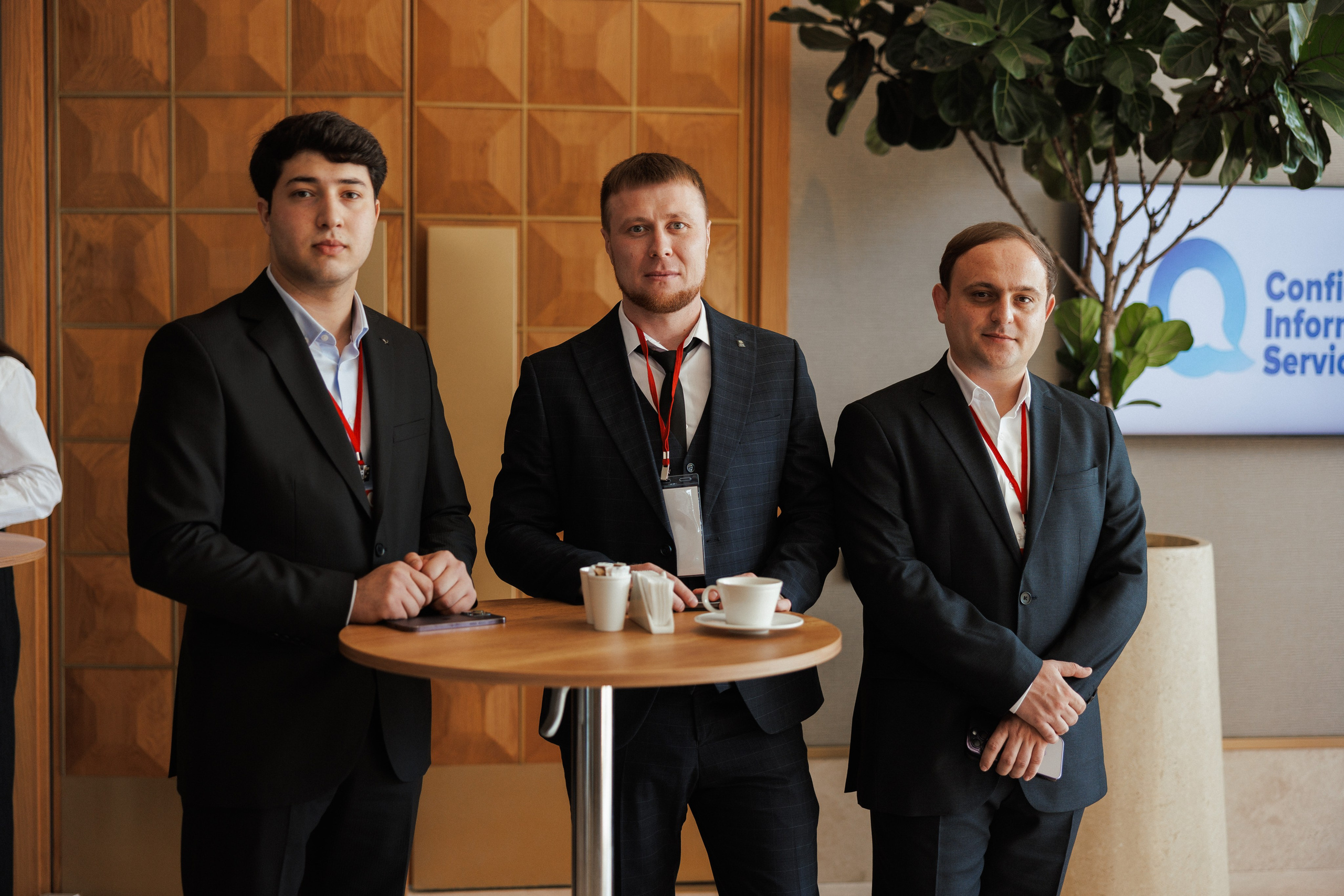 EXECUTIVE RETREAT Izmir Confidence Information Services. Ivan Skufinsky — wedding and family photographer in Vancouver