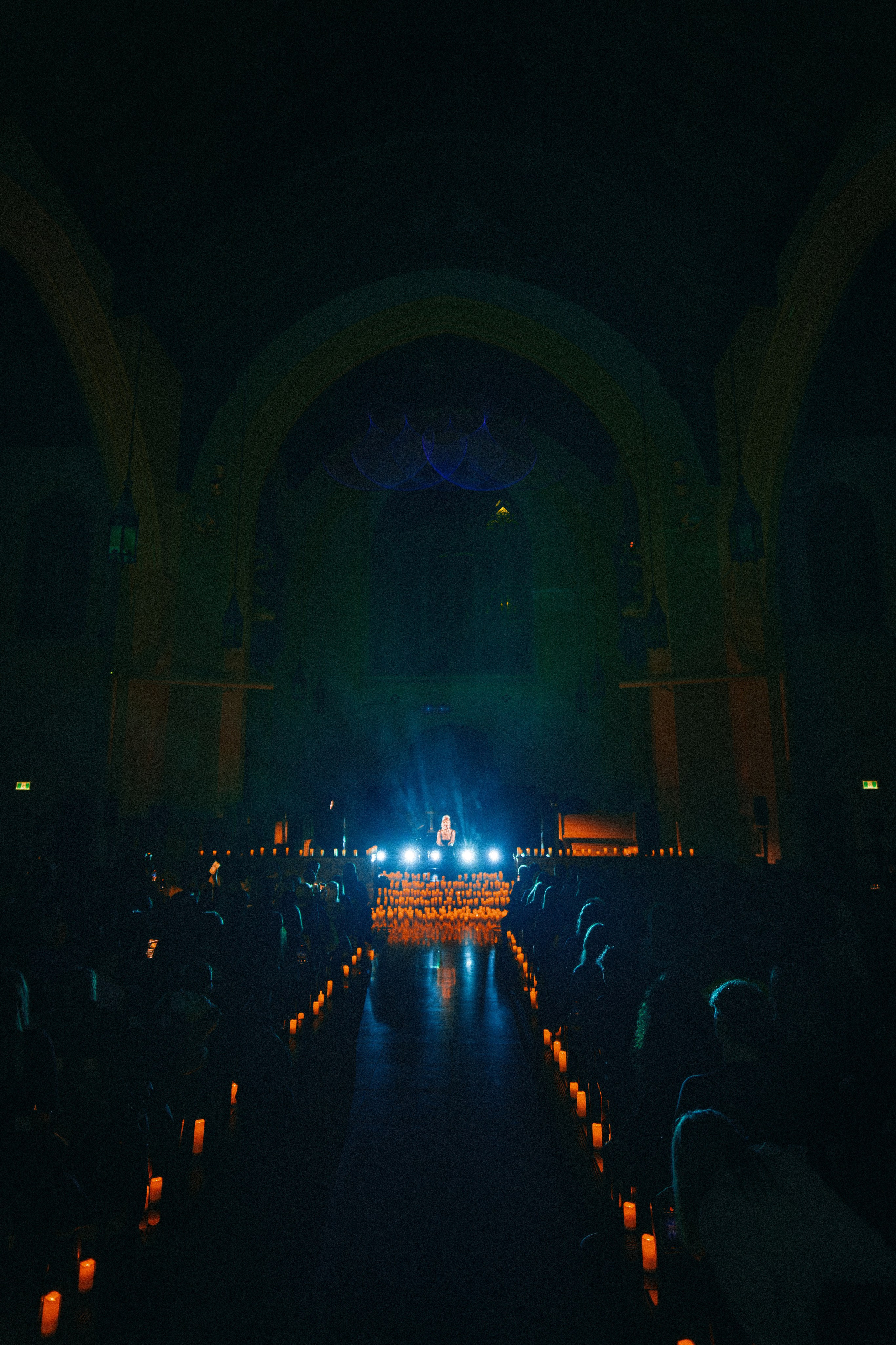 Live concert photography from Vivienne Mort in Vancouver 2025. Ivan Skufinsky — wedding and family photographer in Vancouver