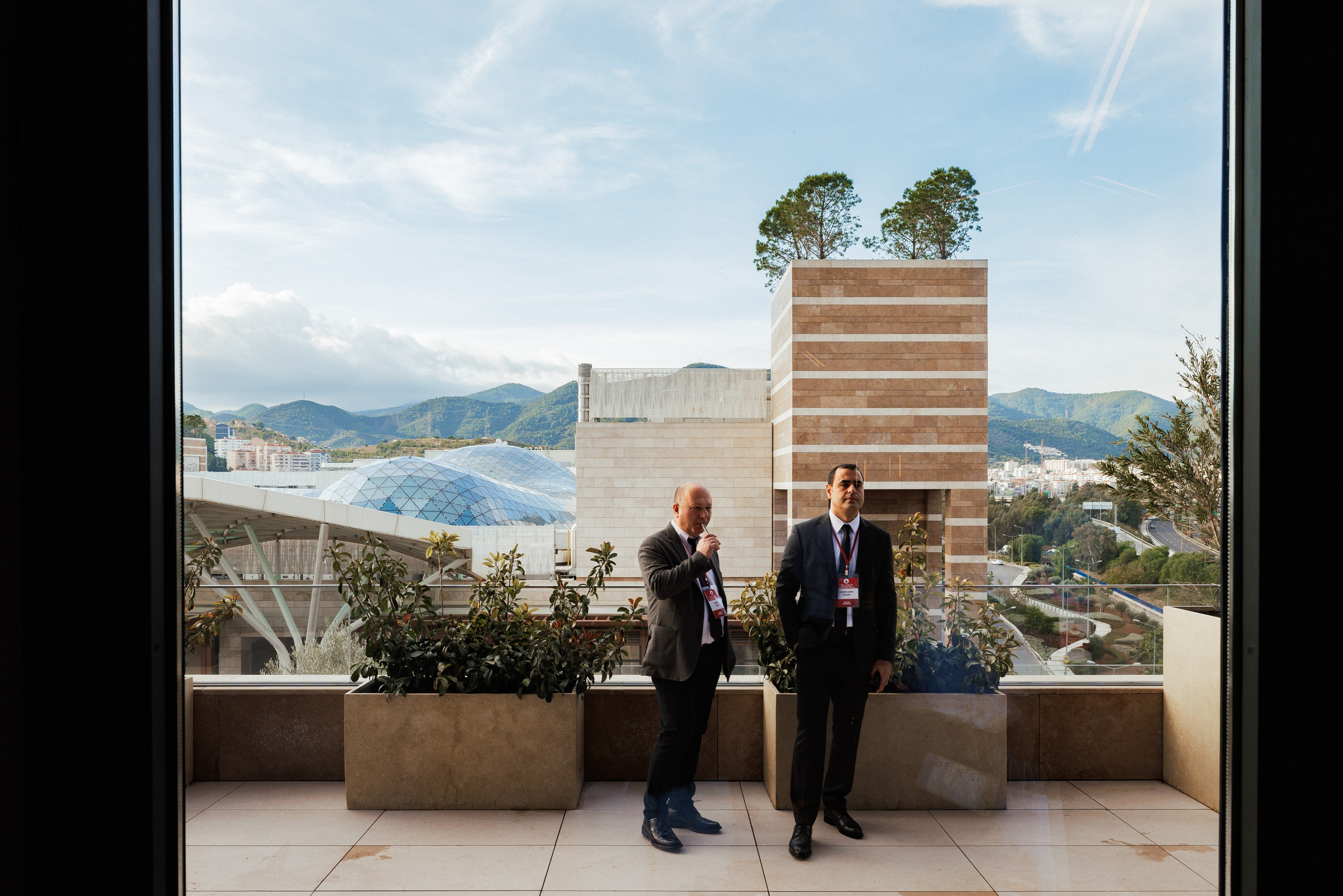 EXECUTIVE RETREAT Izmir Confidence Information Services. Ivan Skufinsky — wedding and family photographer in Vancouver